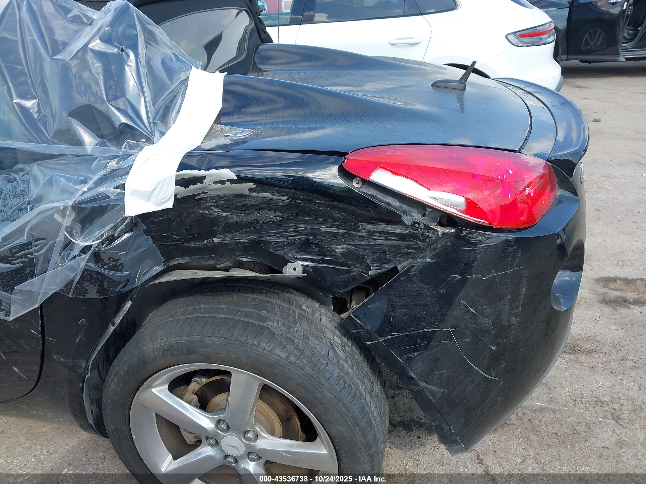 PONTIAC SOLSTICE image 6