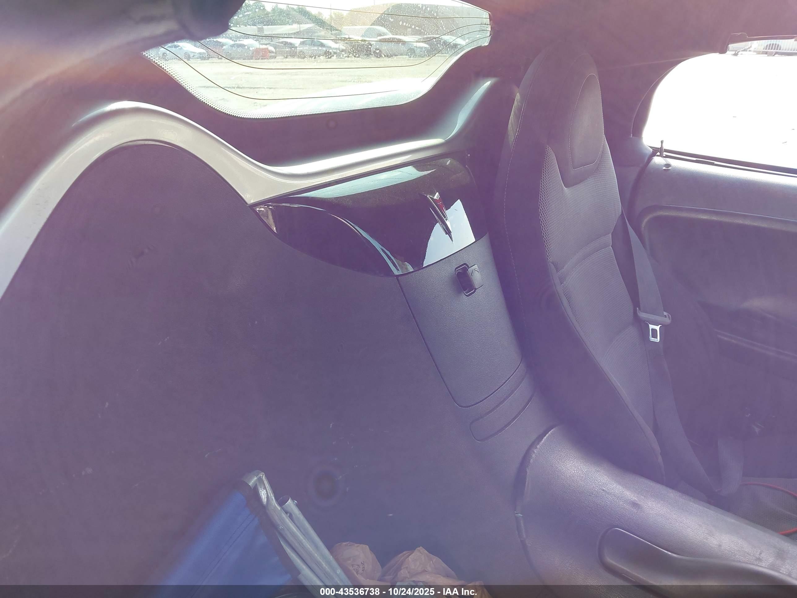 PONTIAC SOLSTICE image 8