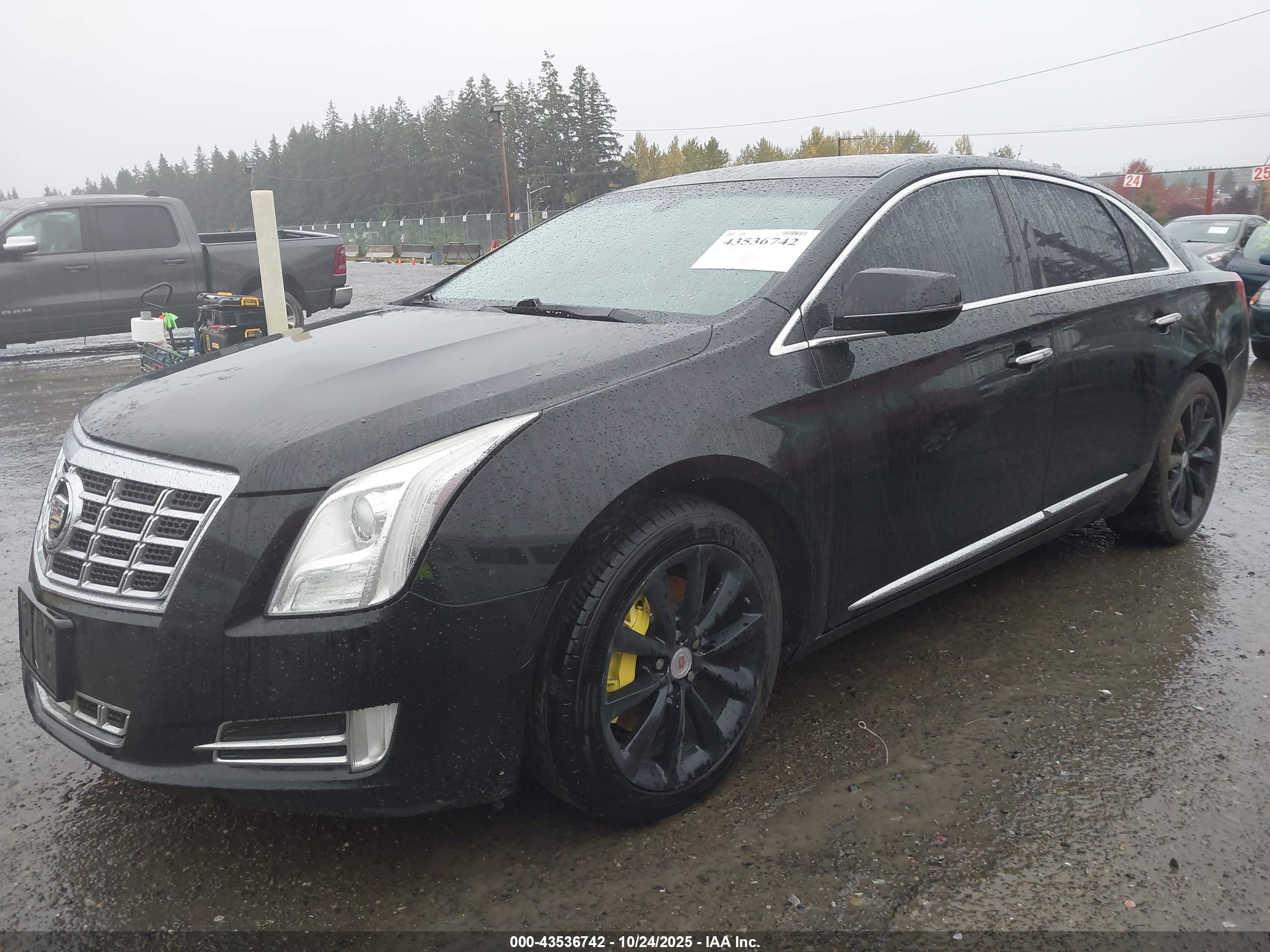 CADILLAC XTS image 2
