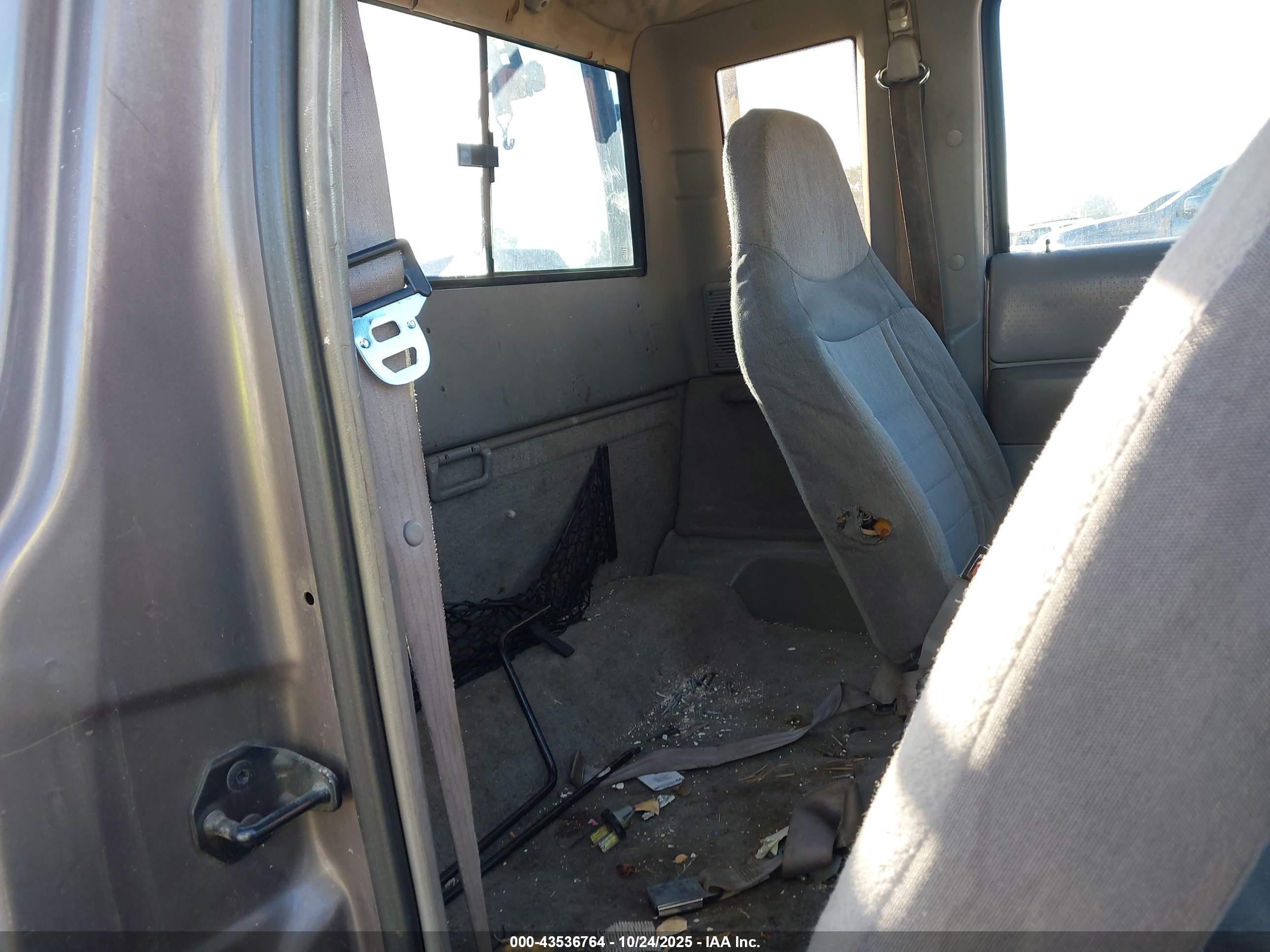 FORD RANGER image 8