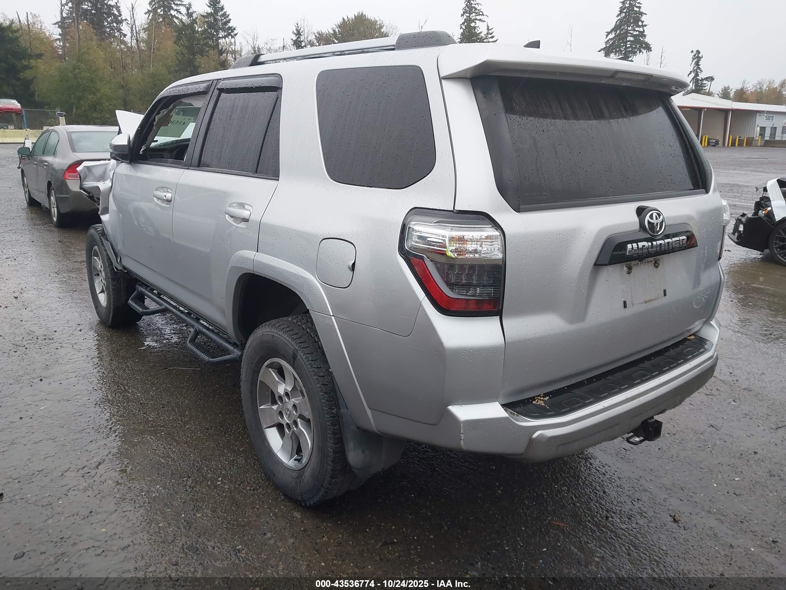 TOYOTA 4RUNNER image 3
