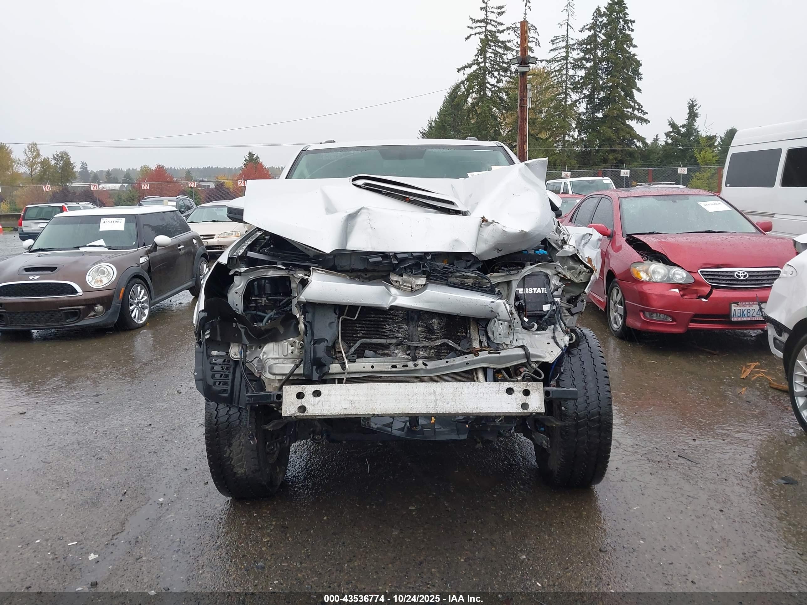 TOYOTA 4RUNNER image 6