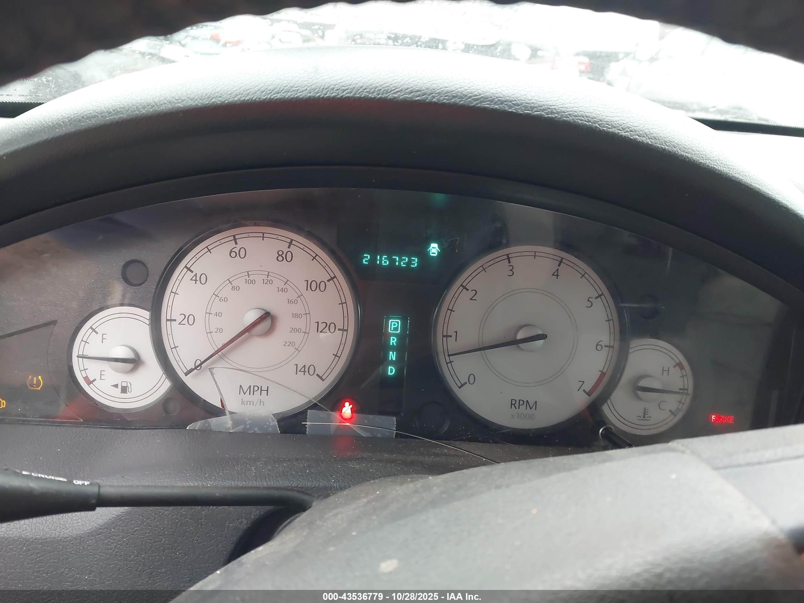 CHRYSLER 300 image 7