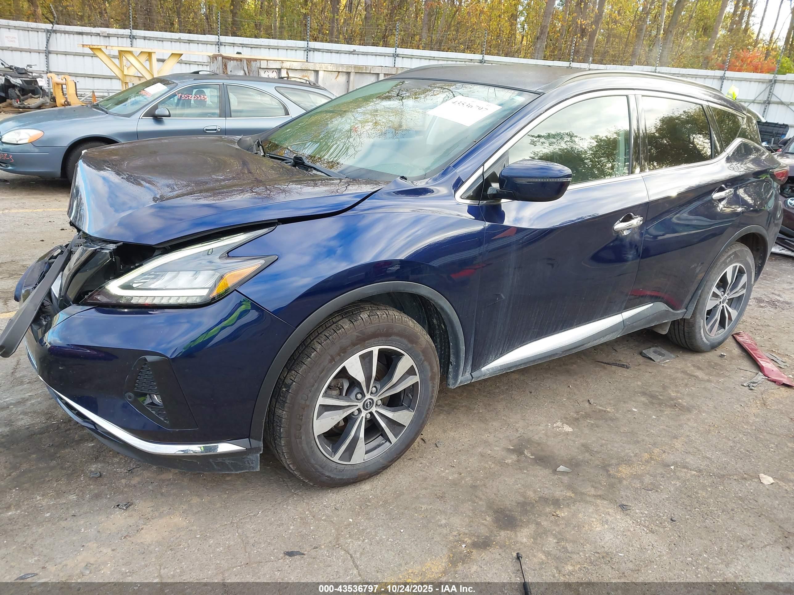 NISSAN MURANO image 2
