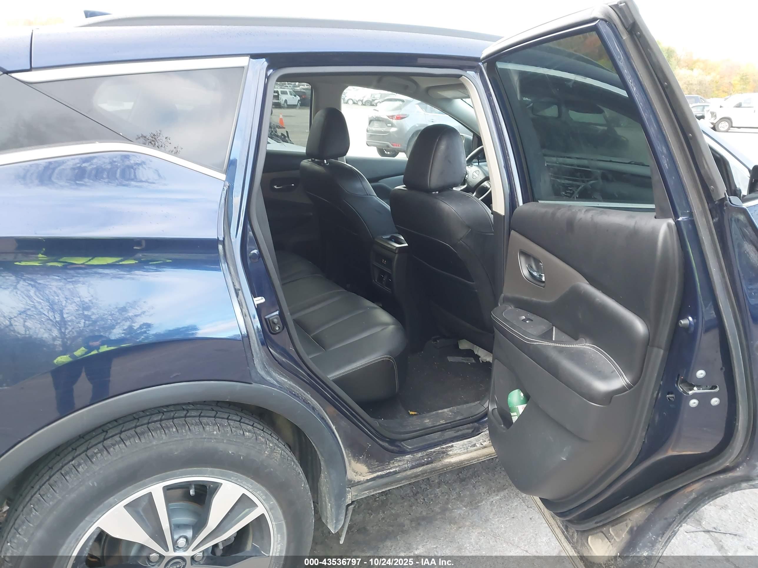 NISSAN MURANO image 8