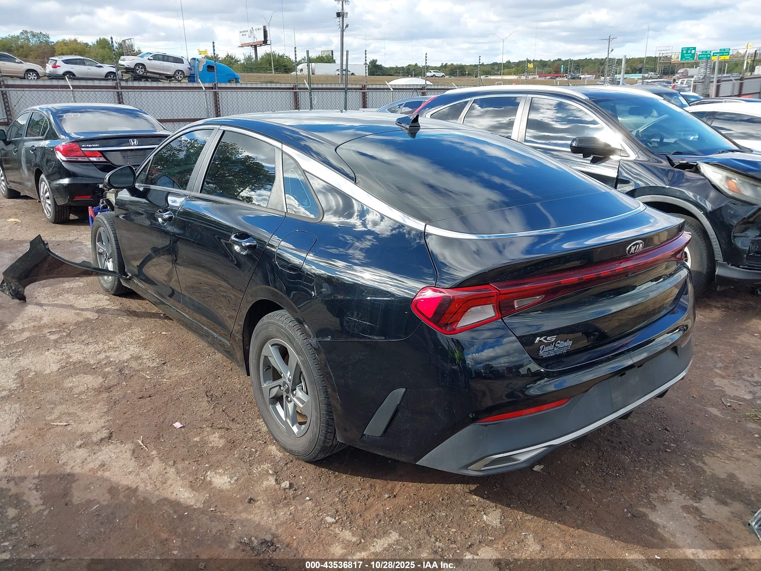 KIA K5 image 3