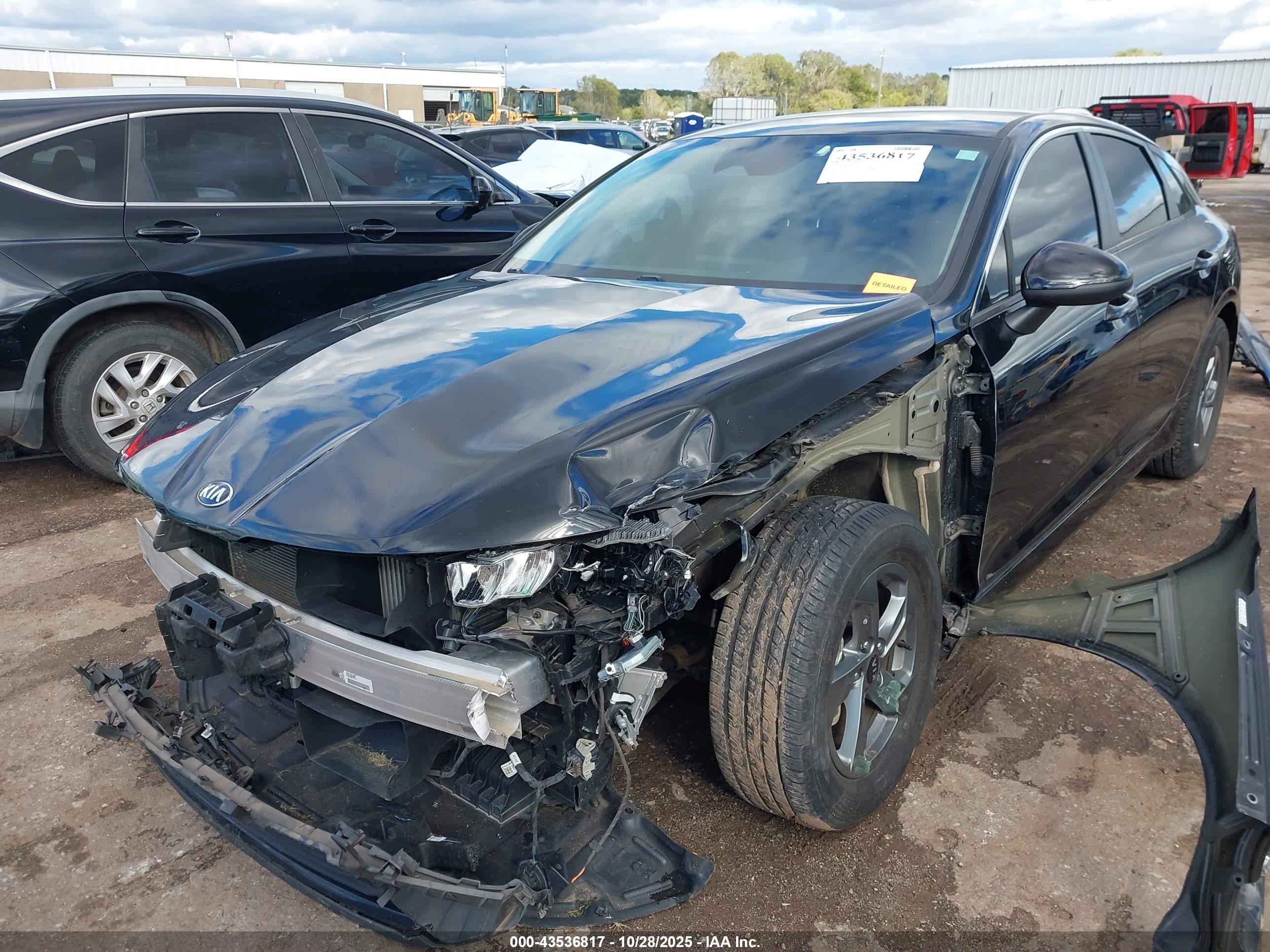 KIA K5 image 6