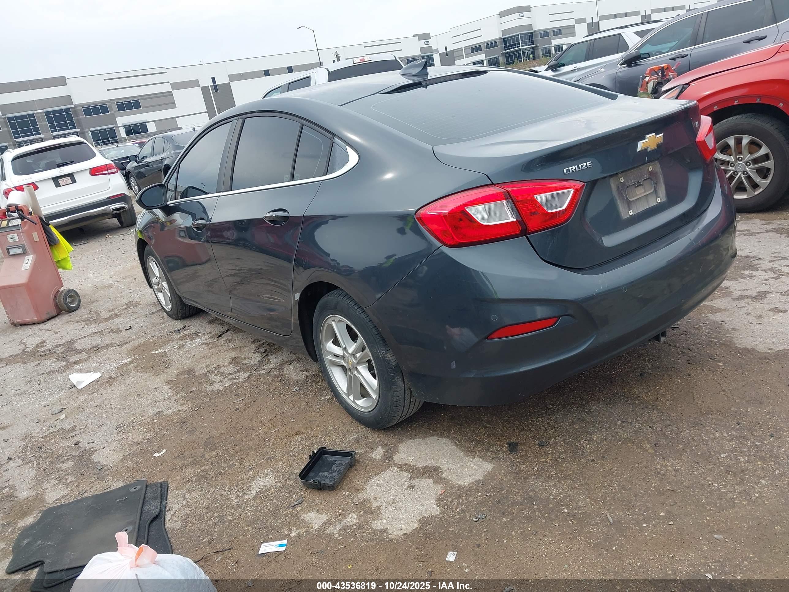 CHEVROLET CRUZE image 3