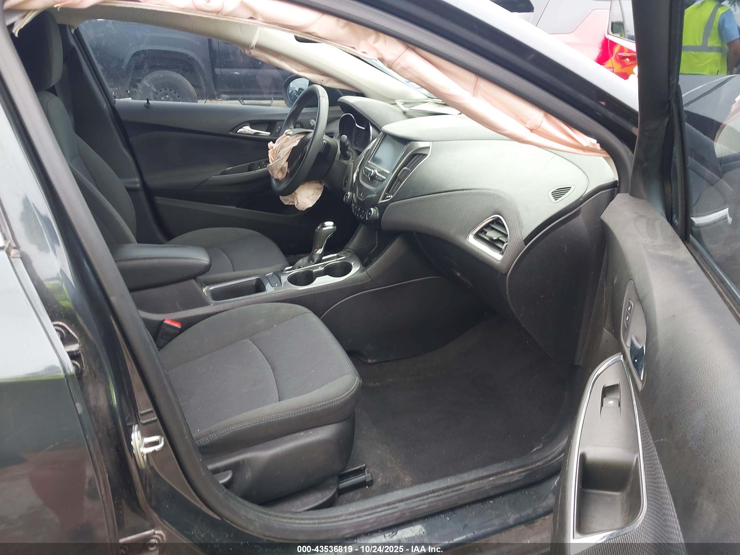 CHEVROLET CRUZE image 5