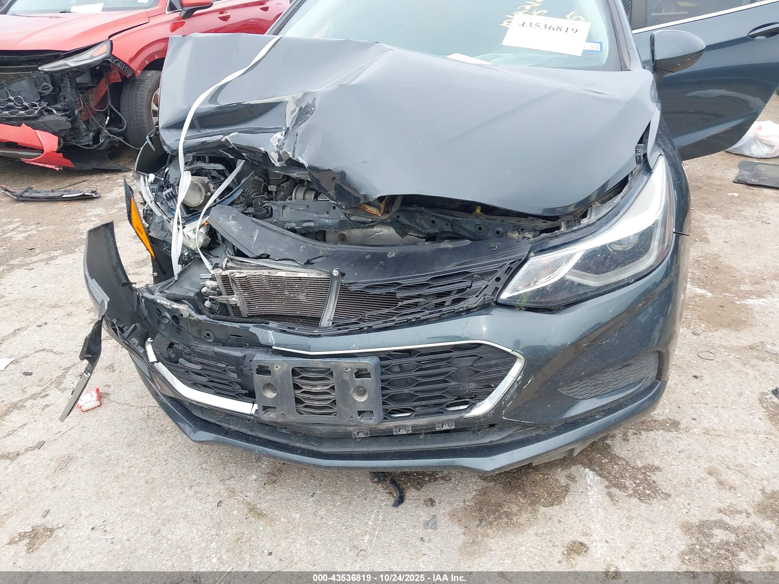 CHEVROLET CRUZE image 6