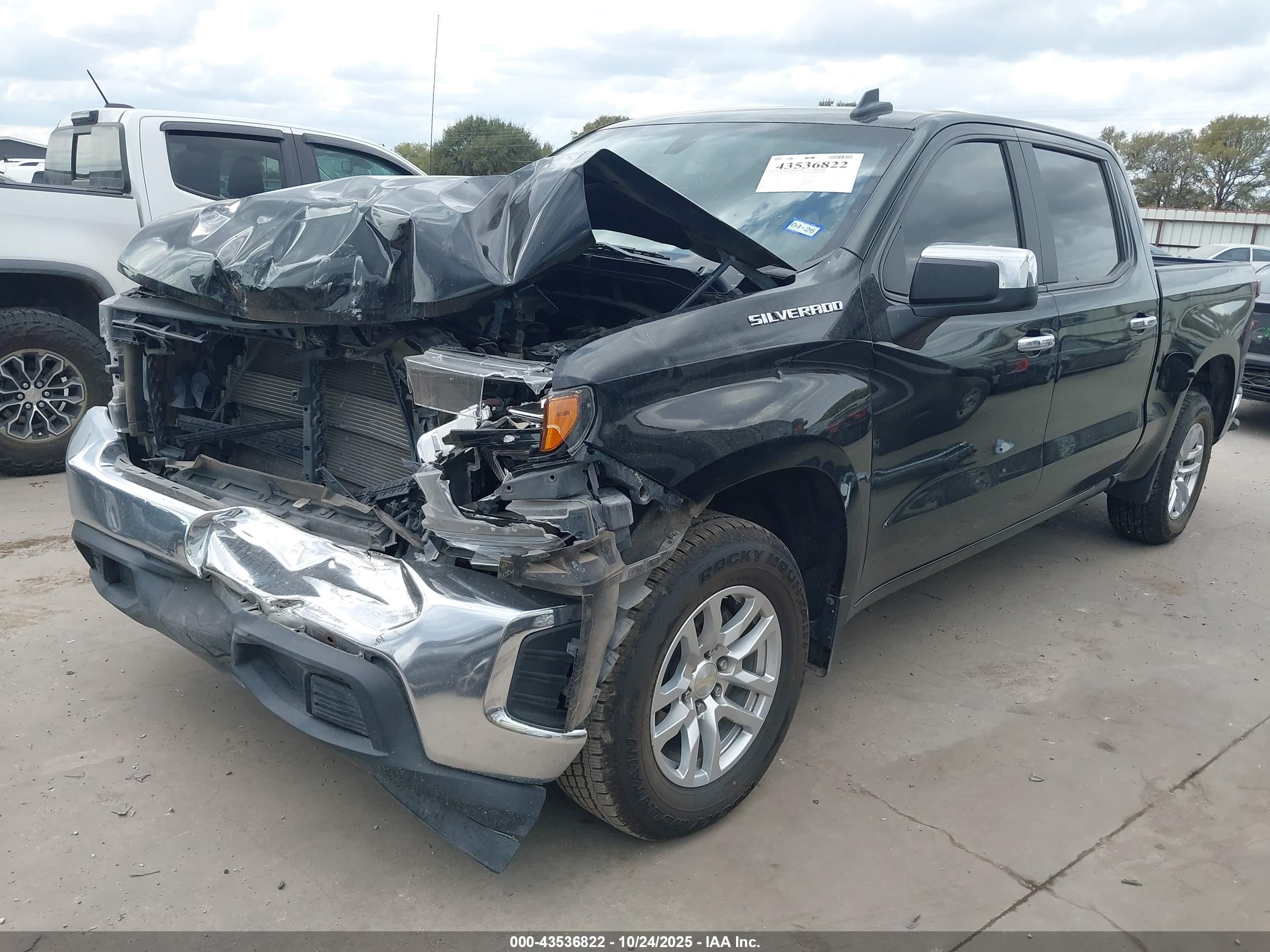 CHEVROLET SILVERADO image 2
