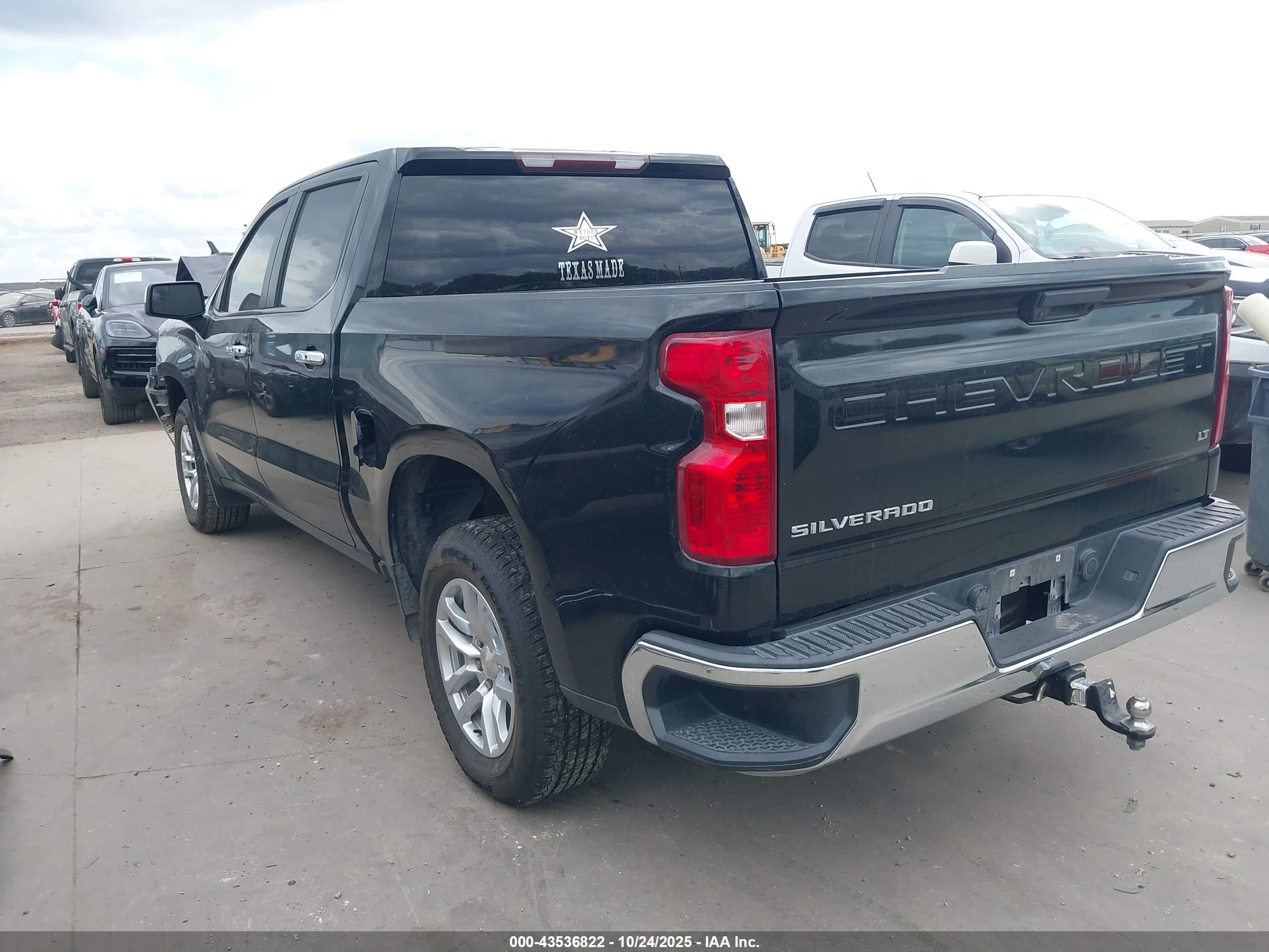 CHEVROLET SILVERADO image 3