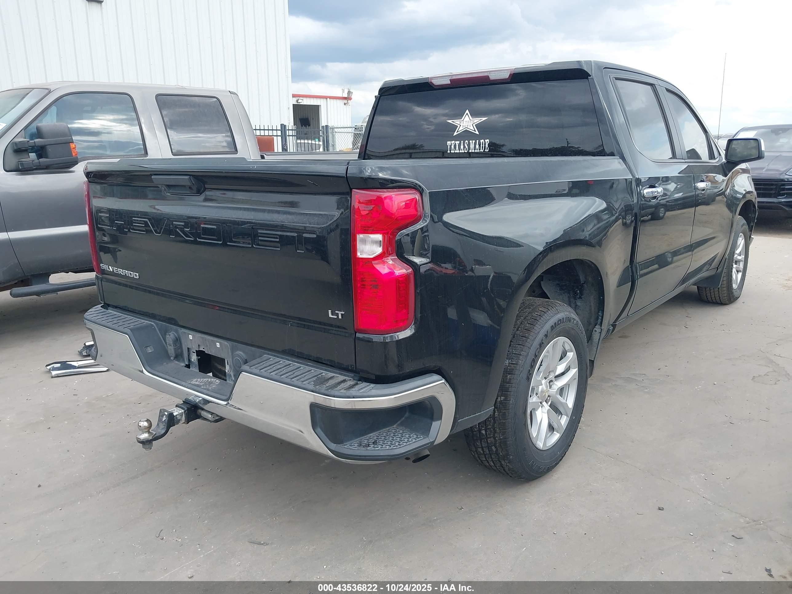 CHEVROLET SILVERADO image 4