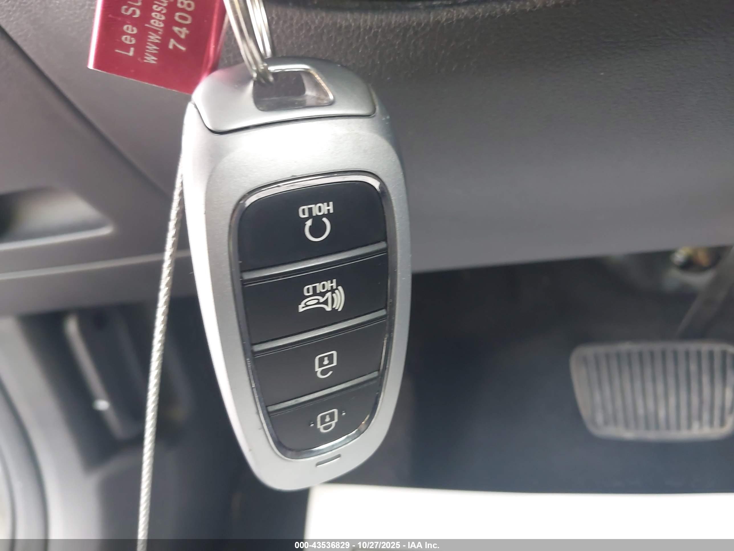 HYUNDAI TUCSON image 11