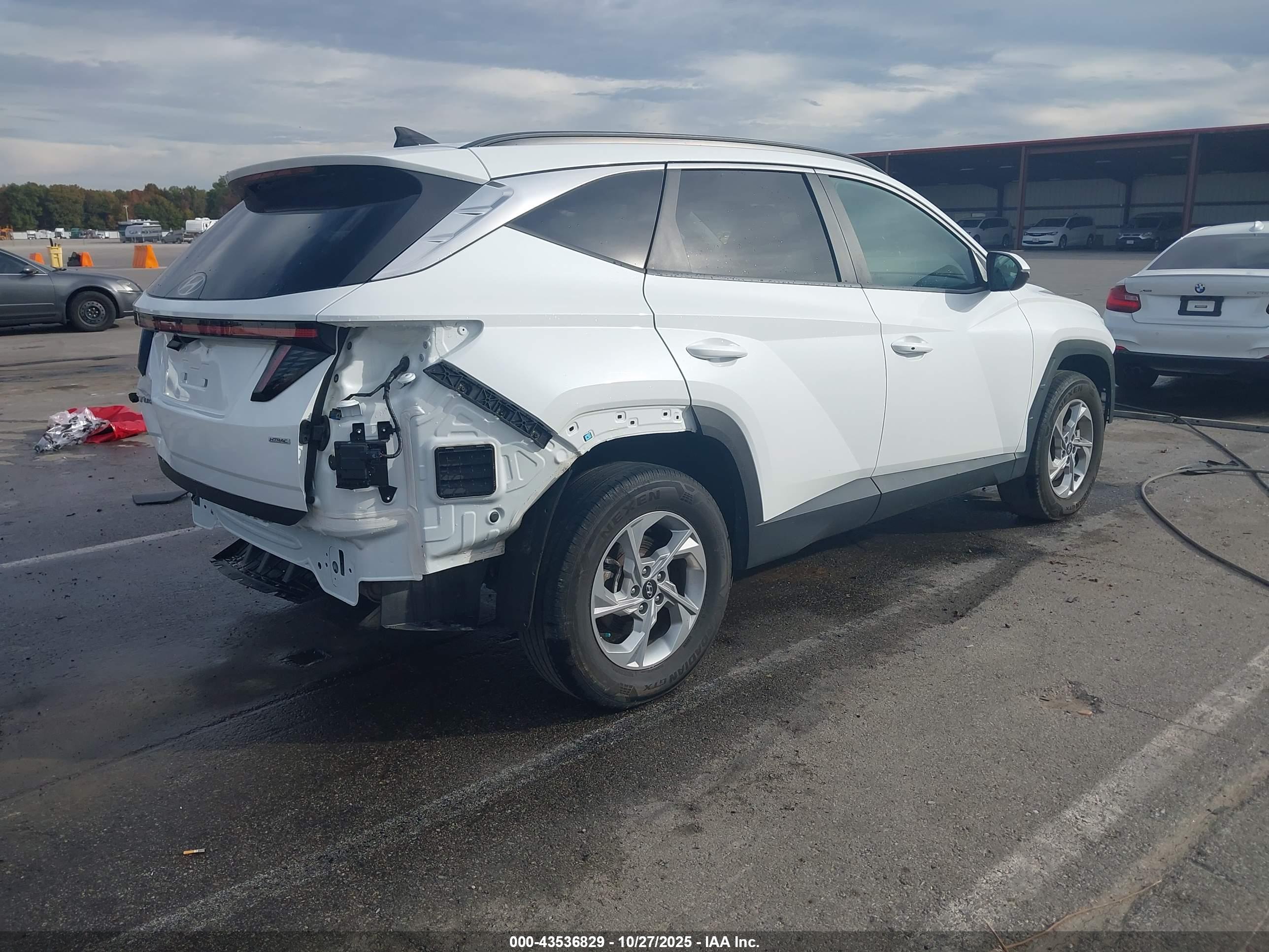 HYUNDAI TUCSON image 4