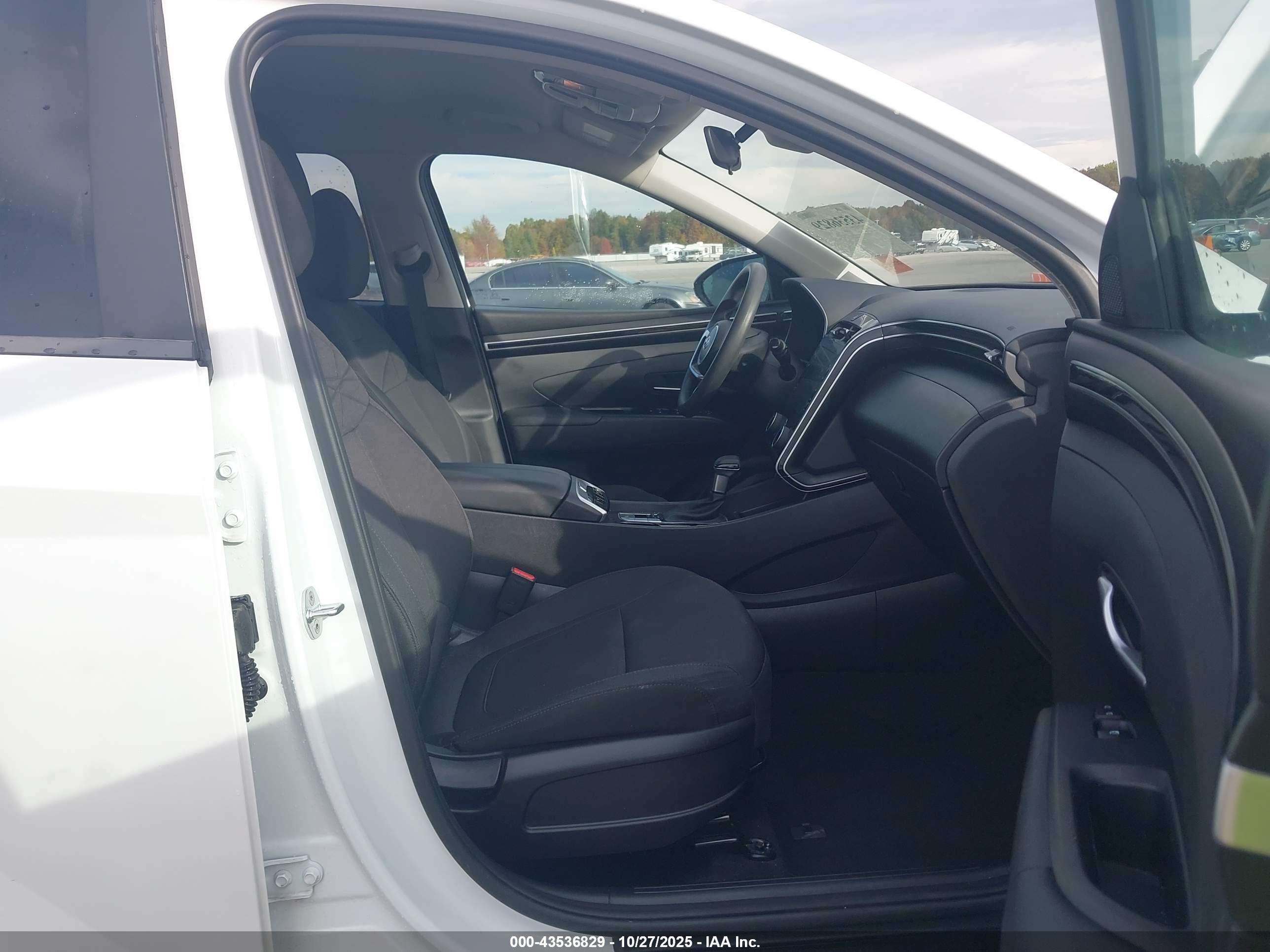 HYUNDAI TUCSON image 5