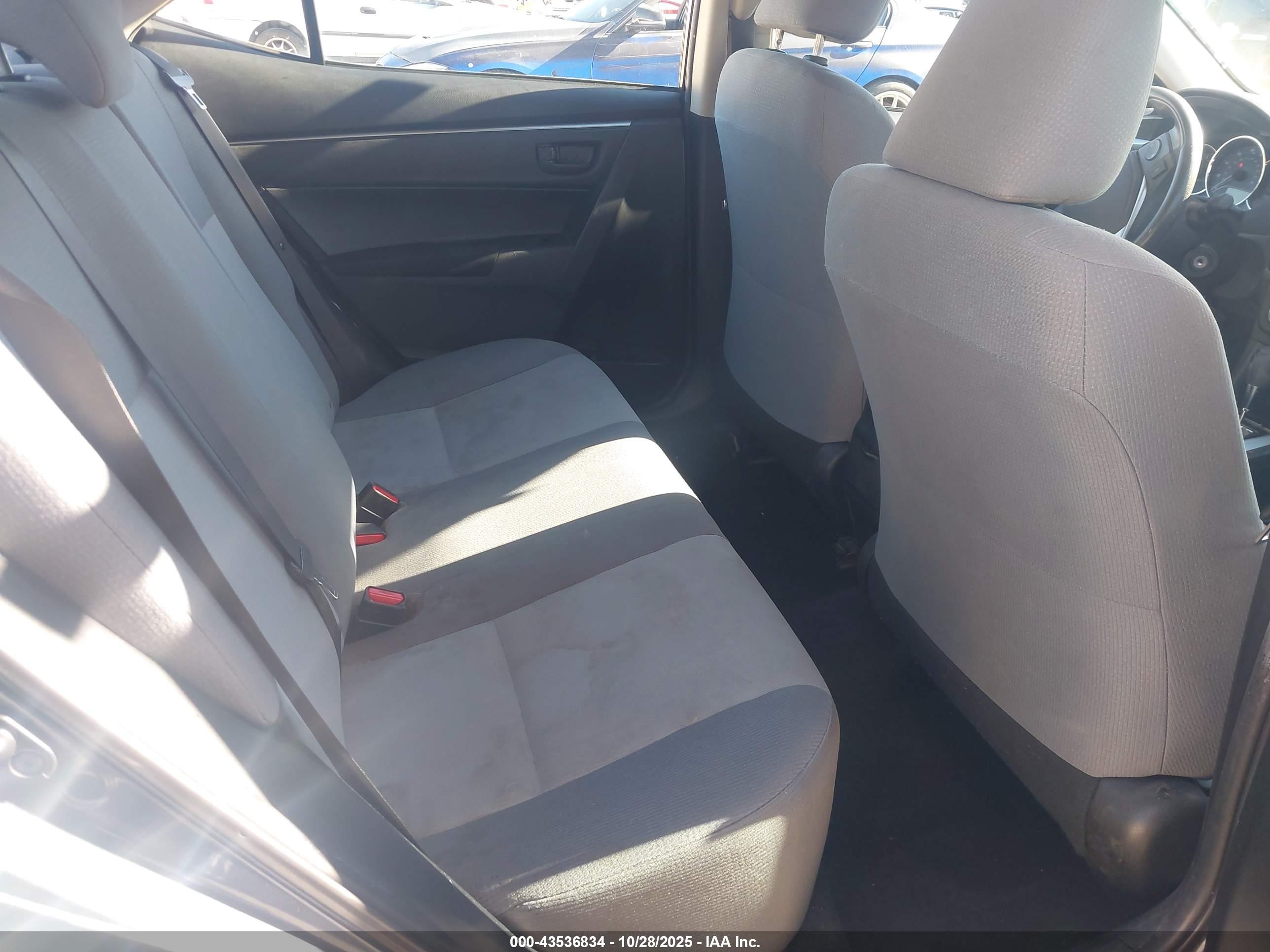 TOYOTA COROLLA image 8