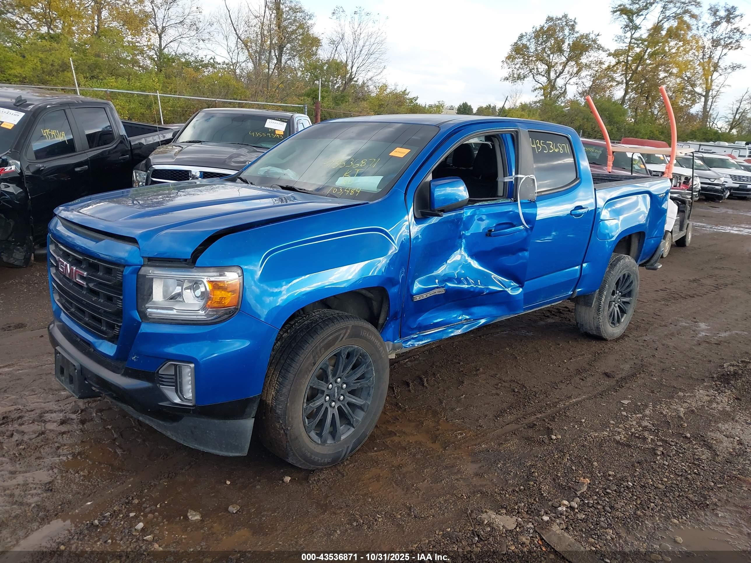 GMC CANYON image 2