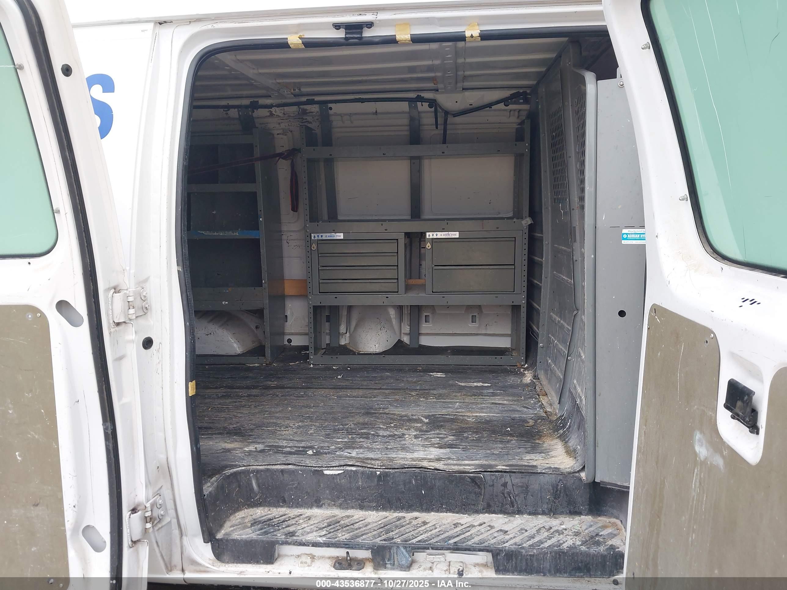 FORD E-250 image 8