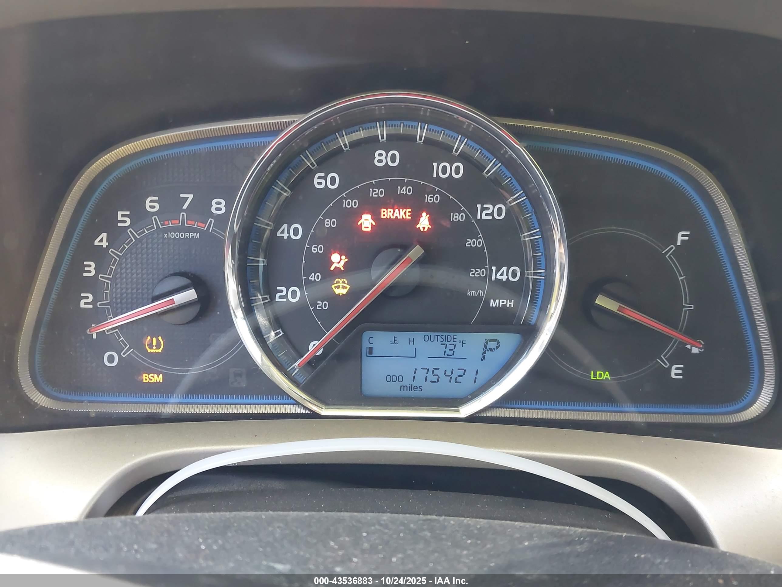 TOYOTA RAV4 image 7
