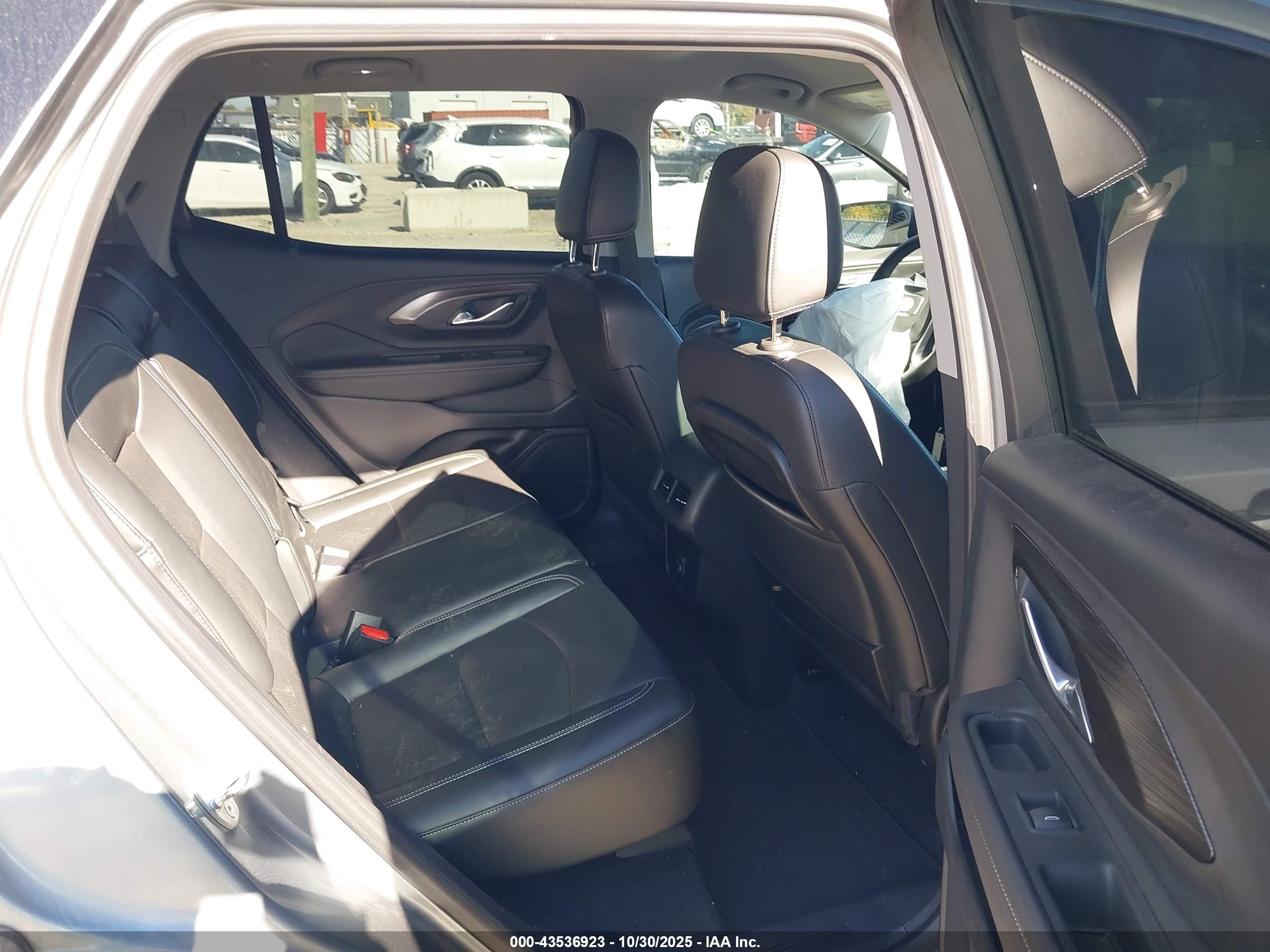 GMC TERRAIN image 8