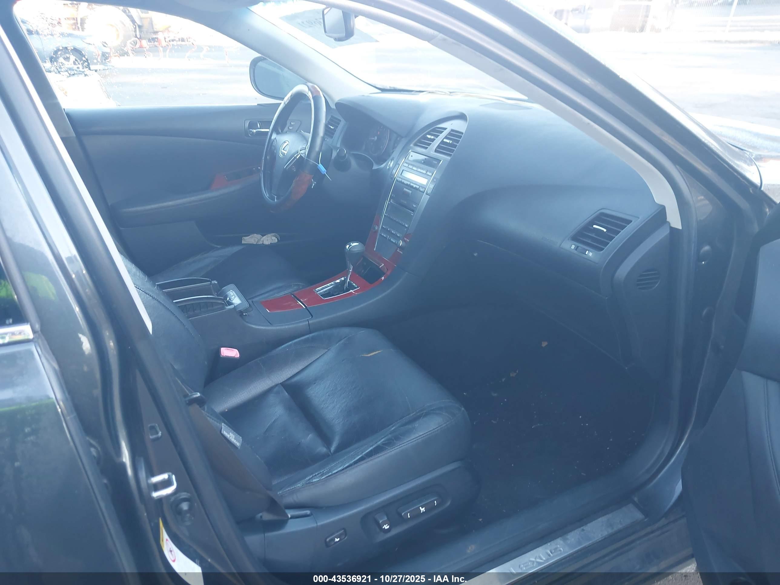 LEXUS ES image 5