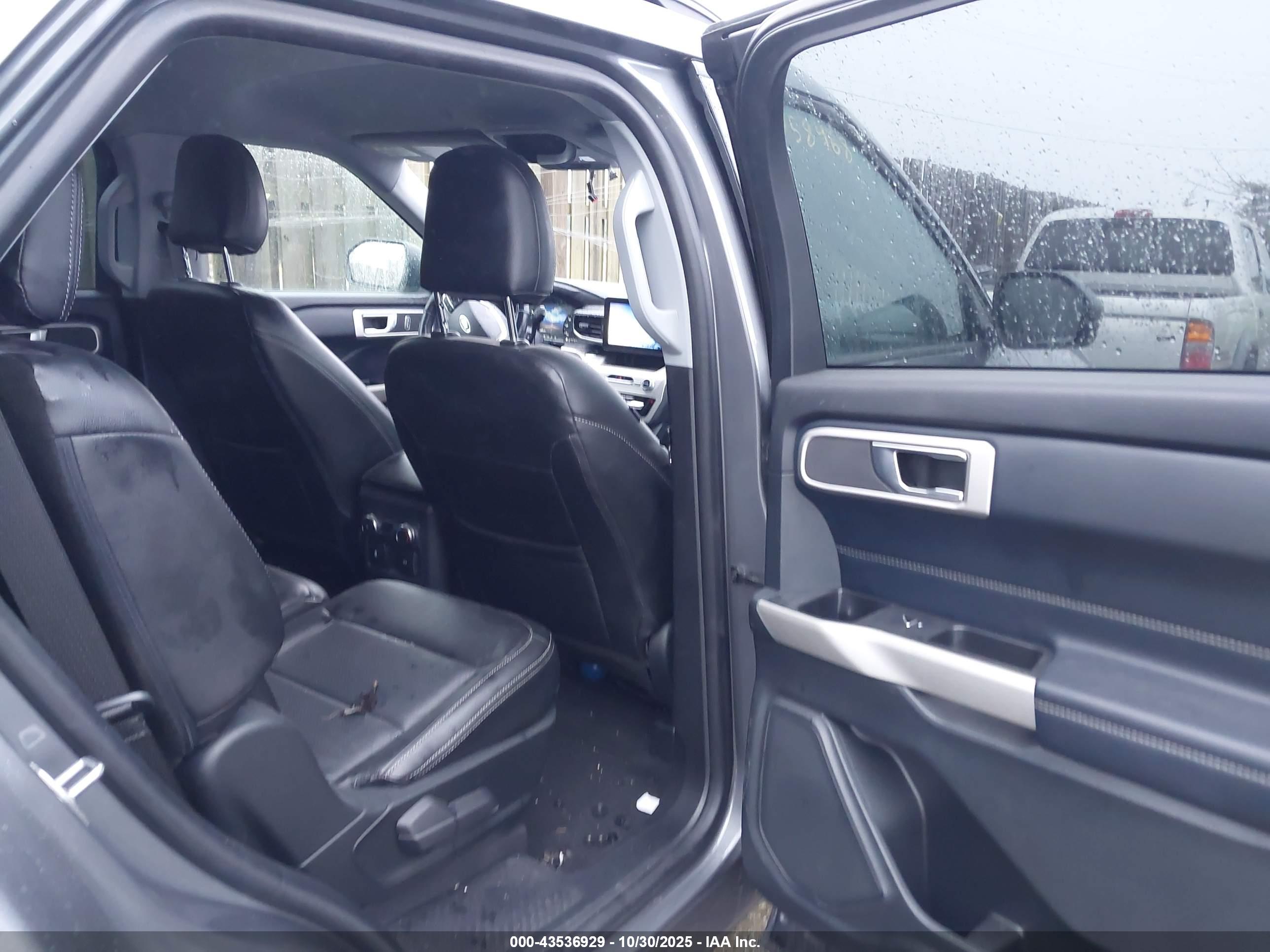 FORD EXPLORER image 8