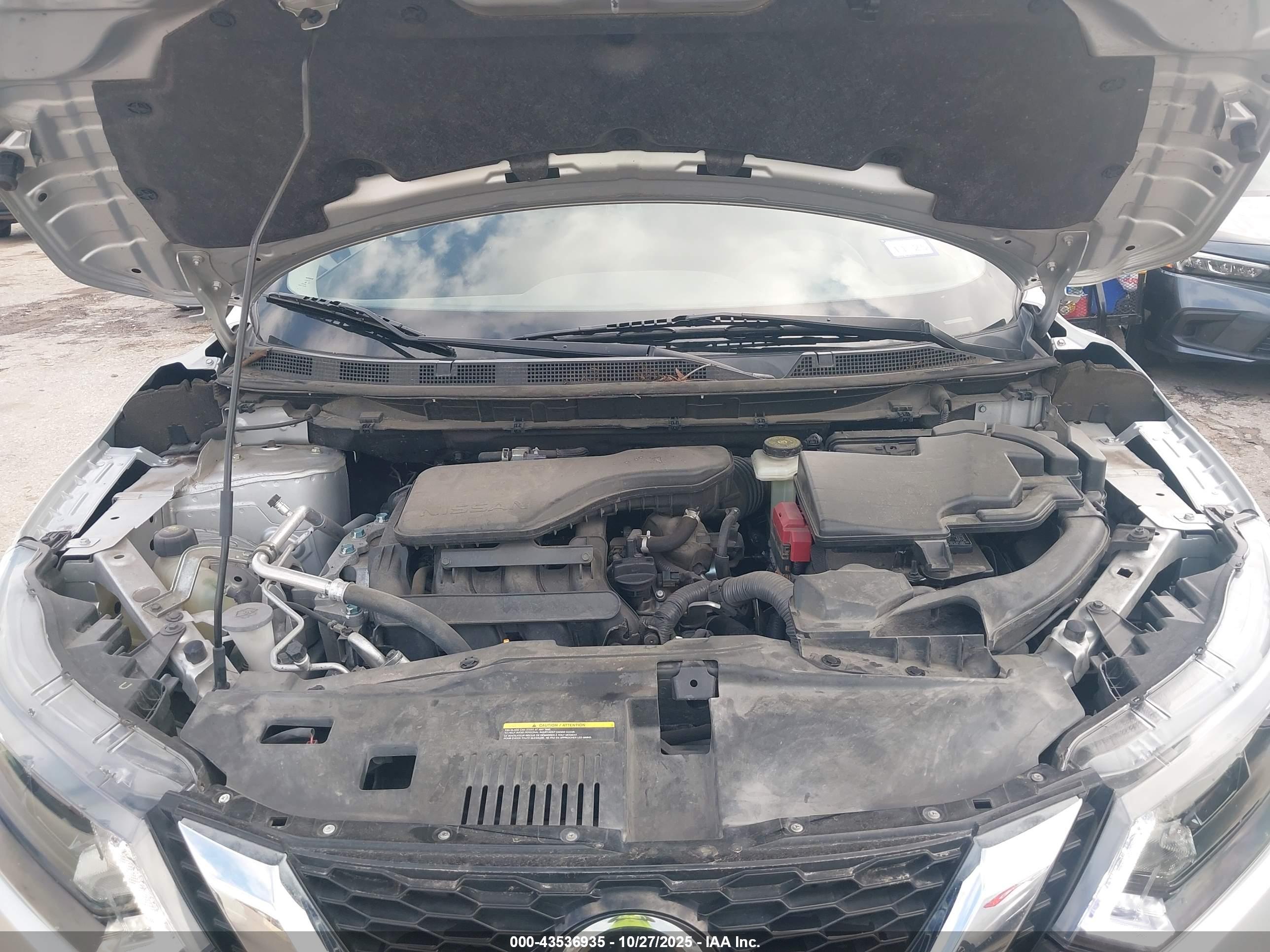 NISSAN ROGUE image 10