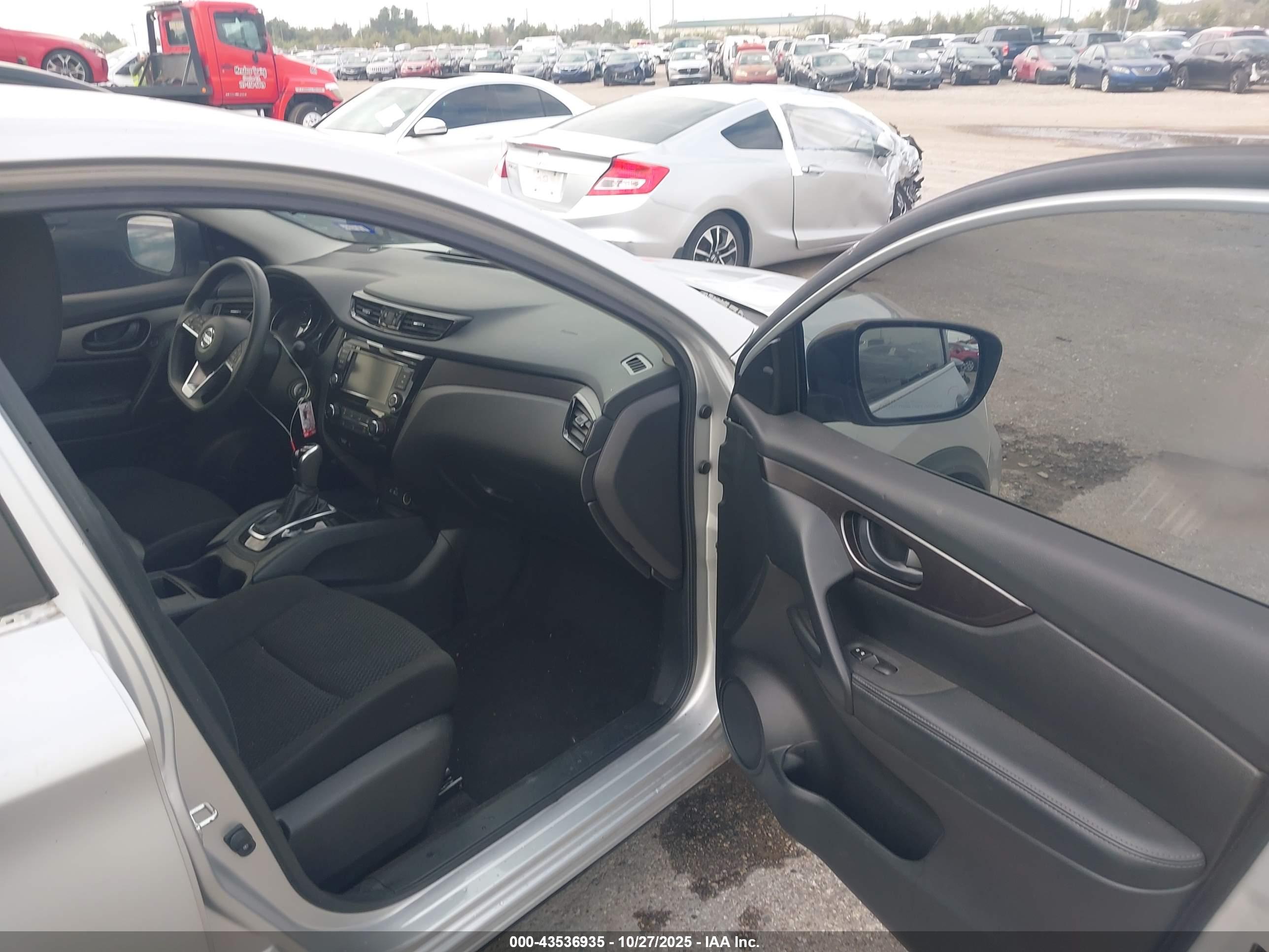 NISSAN ROGUE image 5