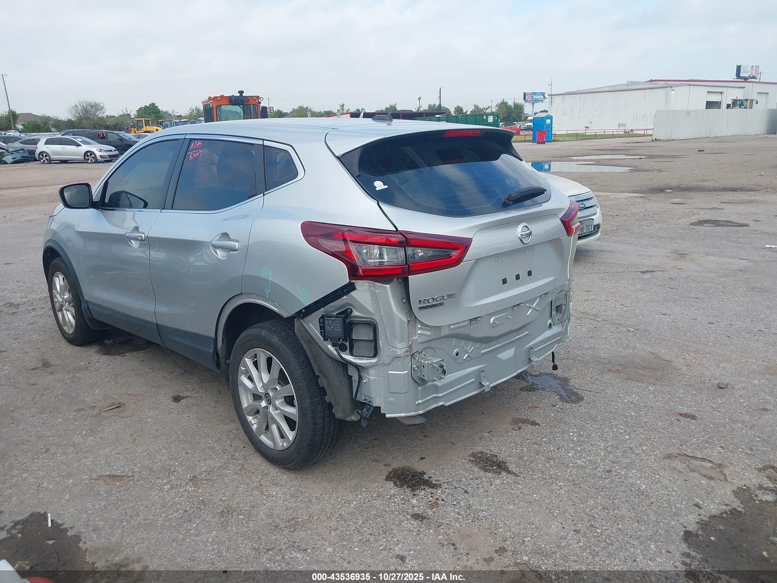 NISSAN ROGUE image 6