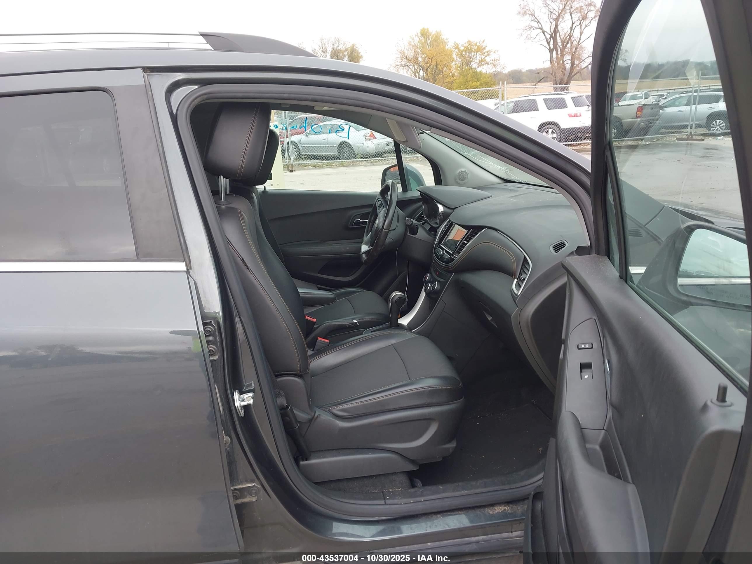 CHEVROLET TRAX image 5