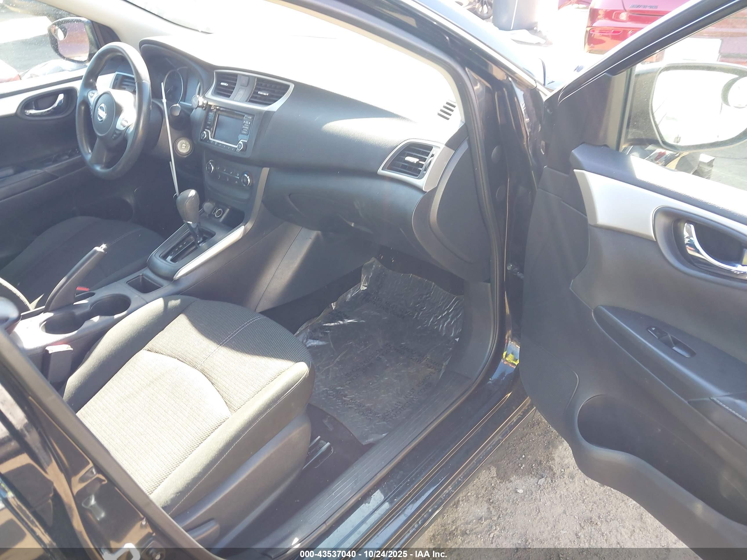 NISSAN SENTRA image 5