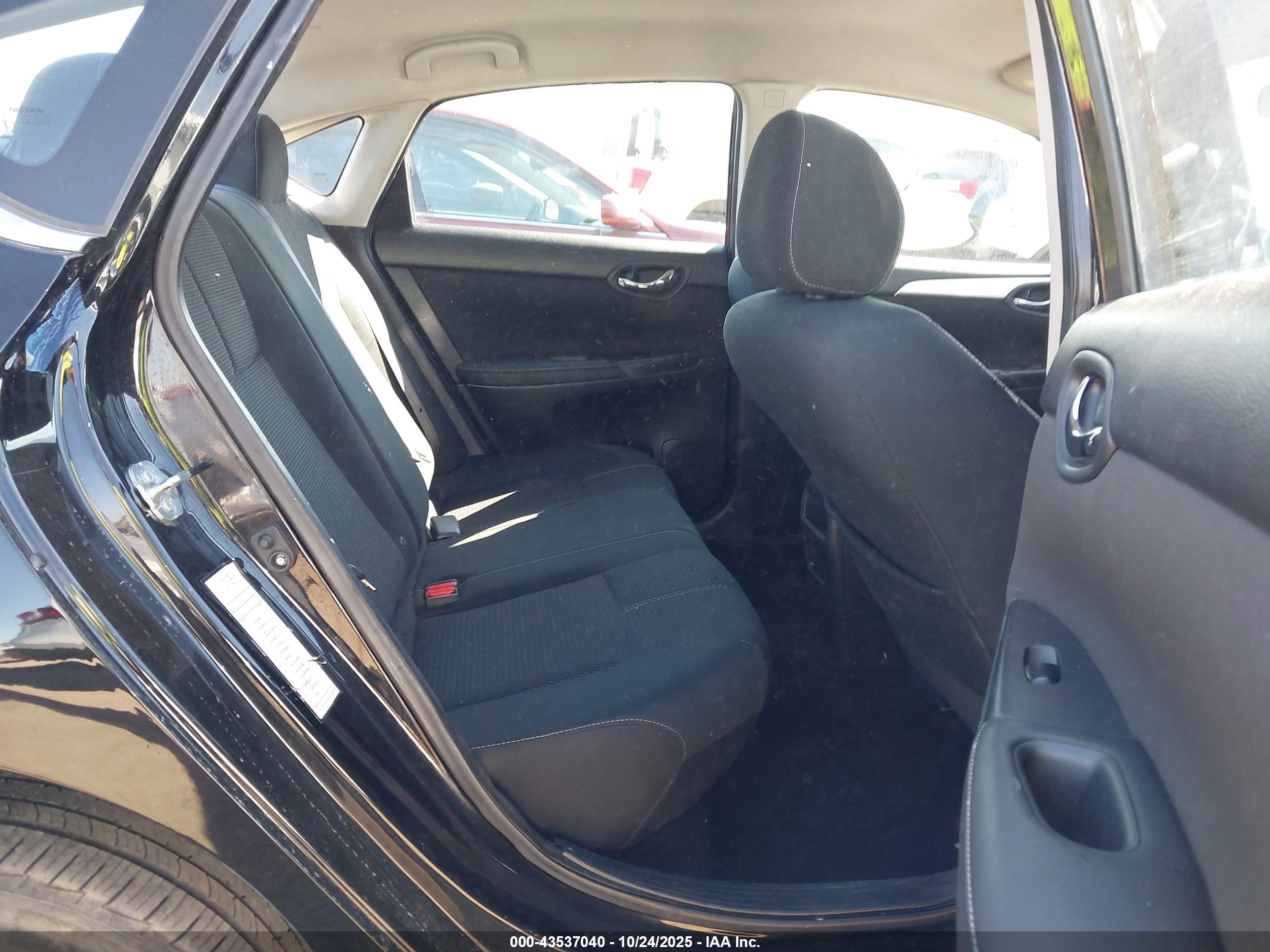 NISSAN SENTRA image 8
