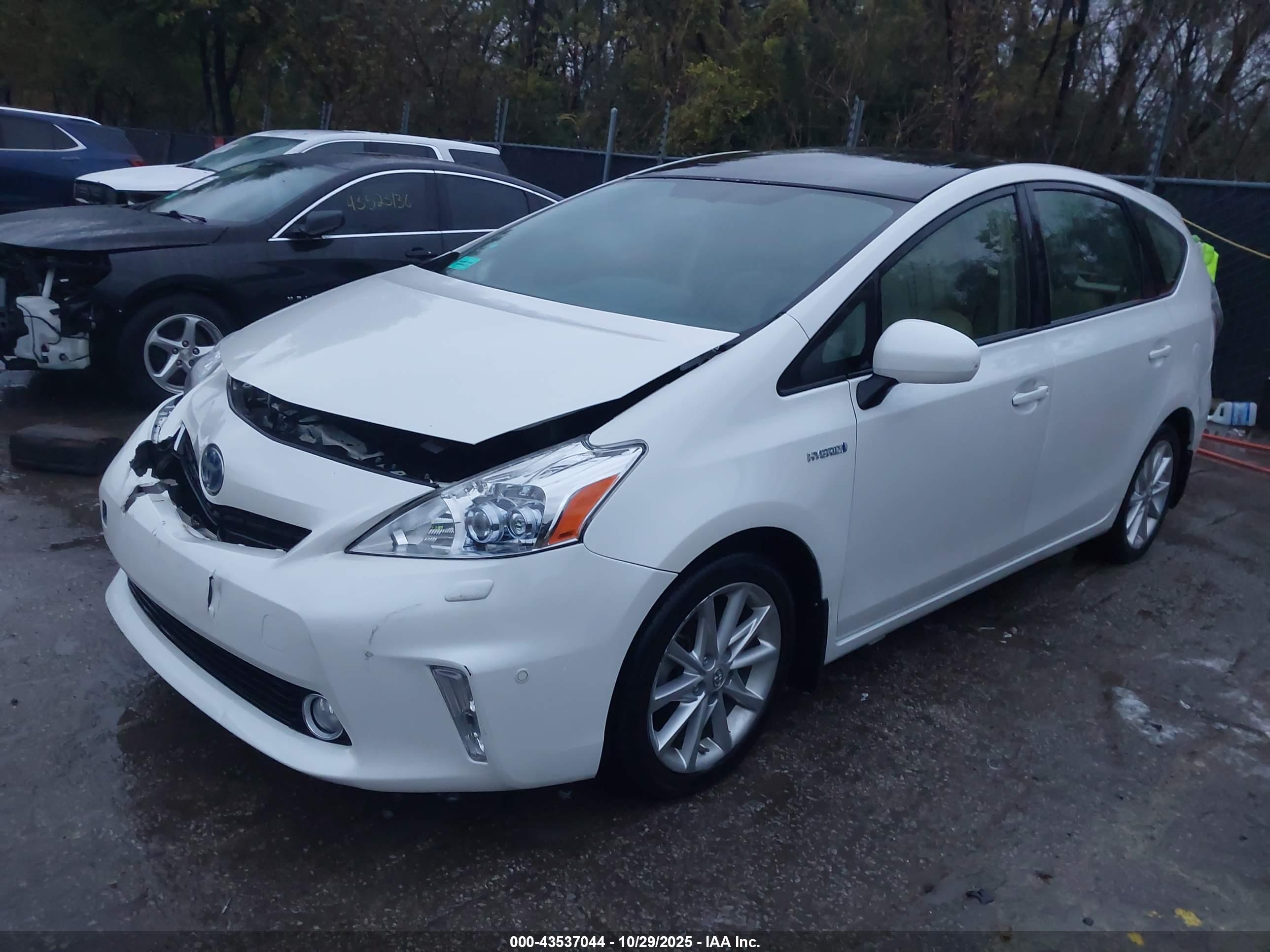 TOYOTA PRIUS image 2