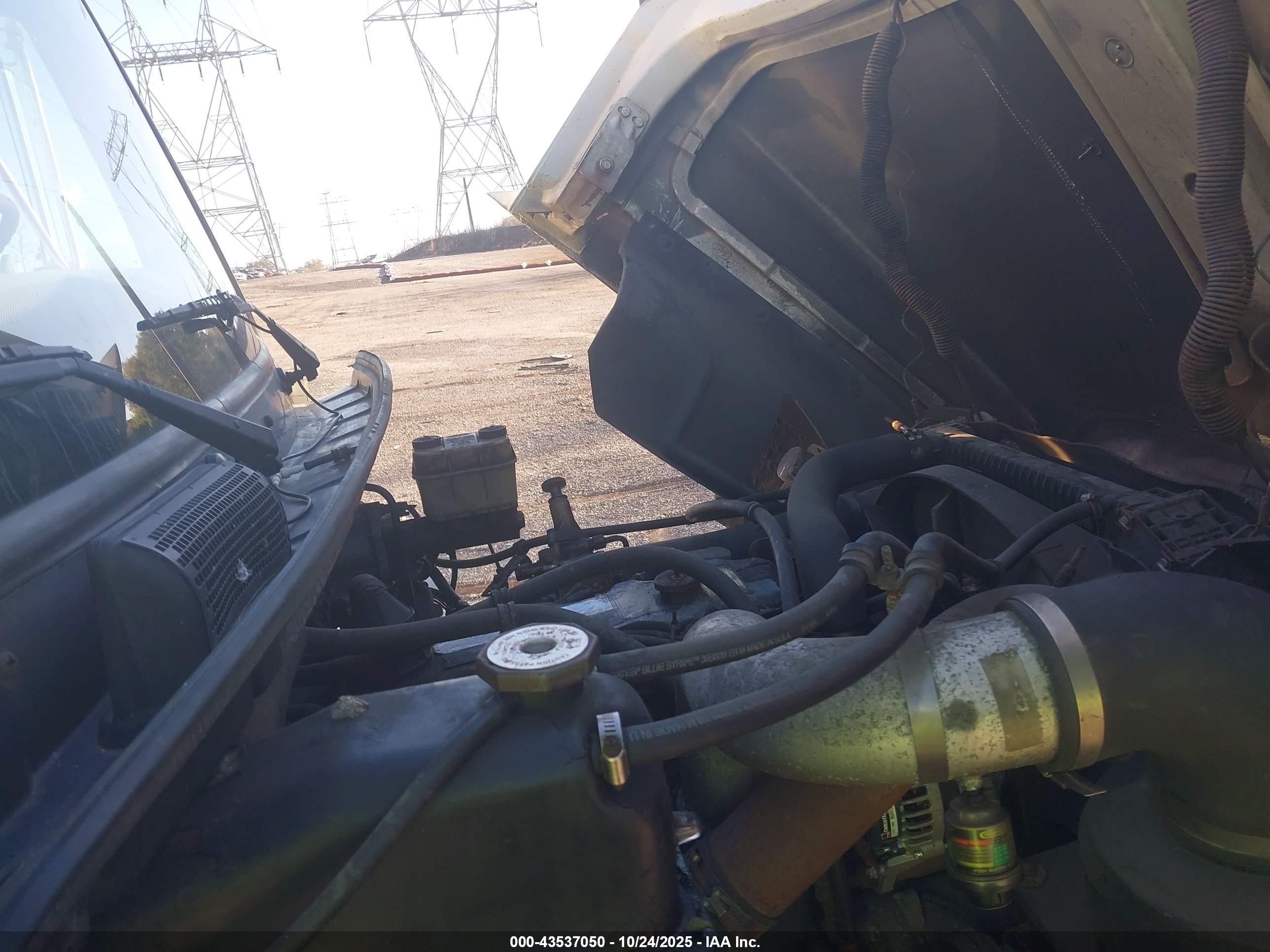 FREIGHTLINER MEDIUM image 10