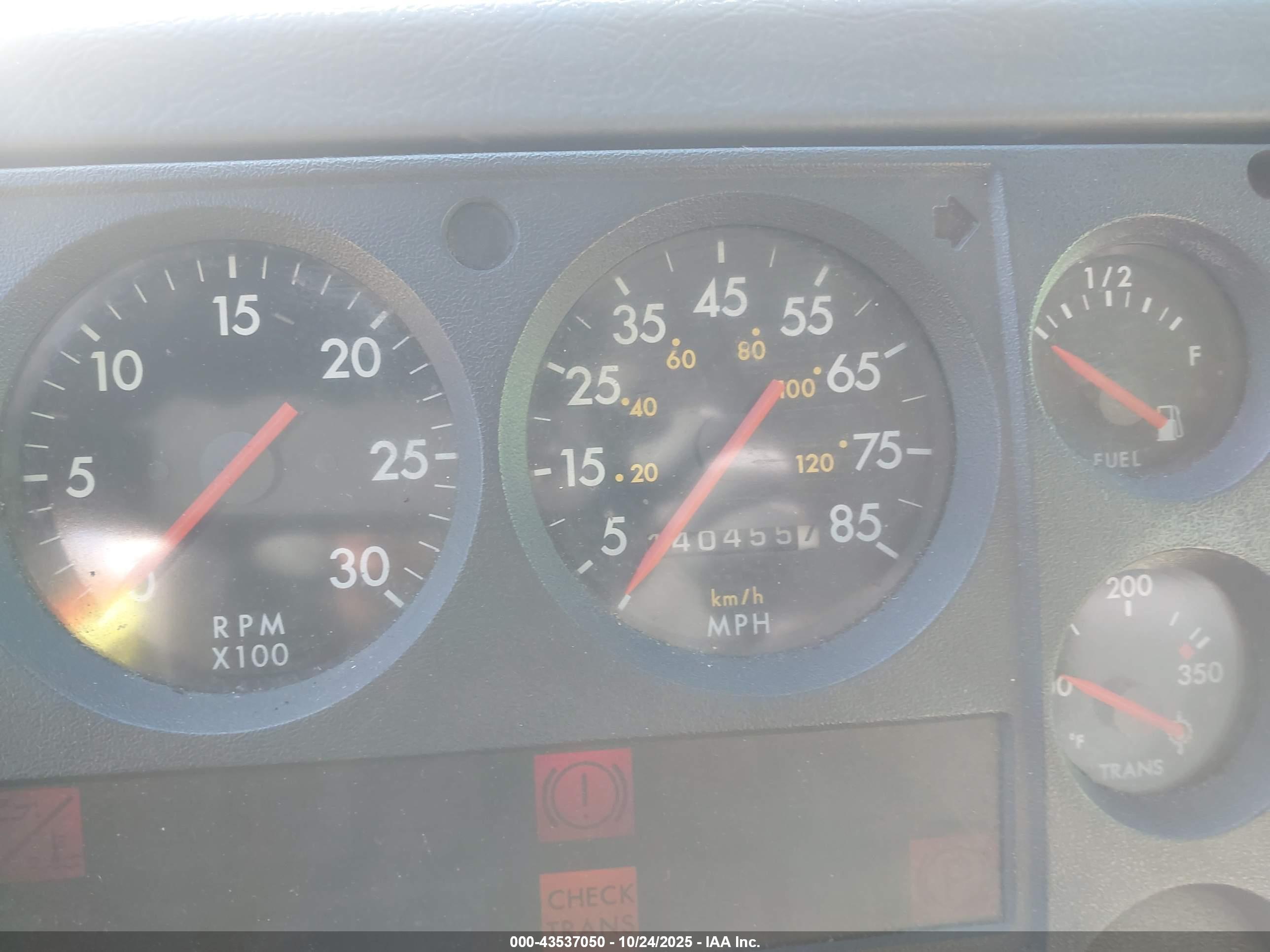 FREIGHTLINER MEDIUM image 6