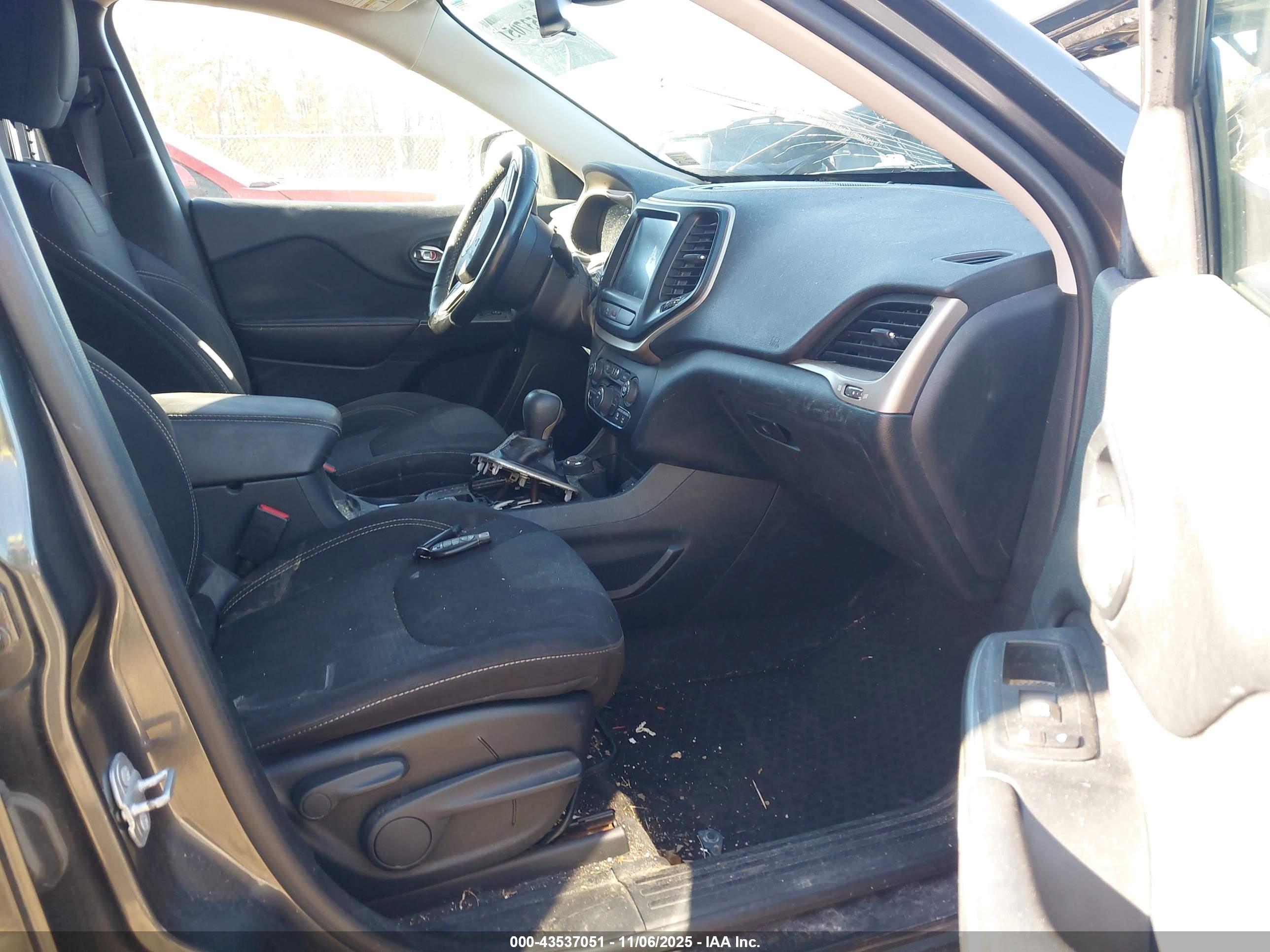 JEEP CHEROKEE image 5