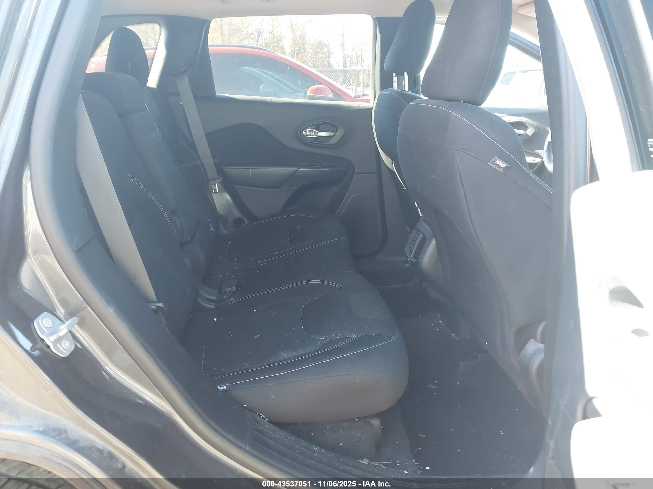 JEEP CHEROKEE image 8