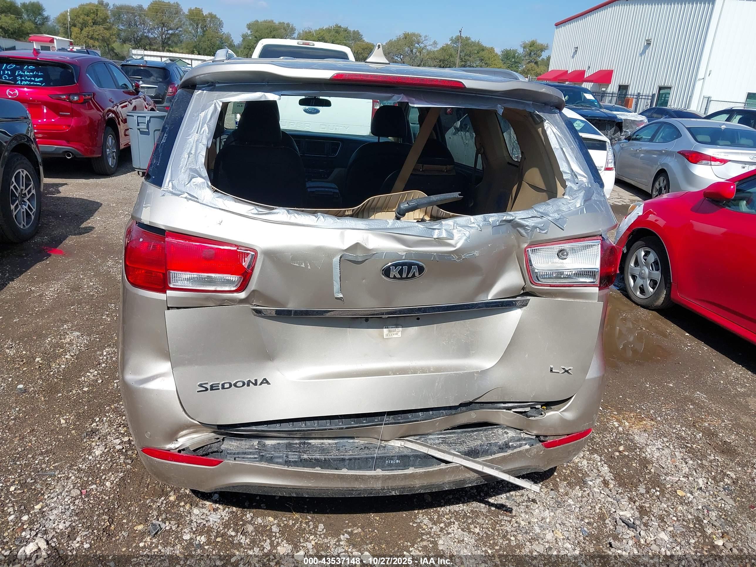KIA SEDONA image 6