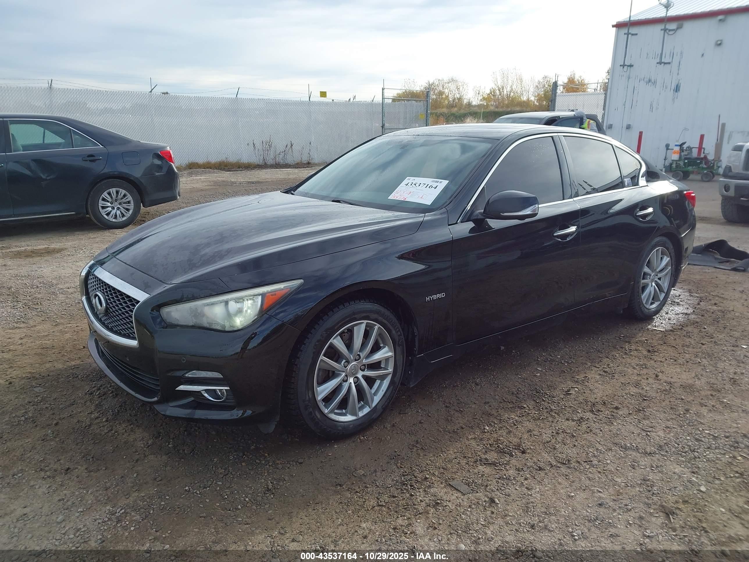 INFINITI Q50 image 2