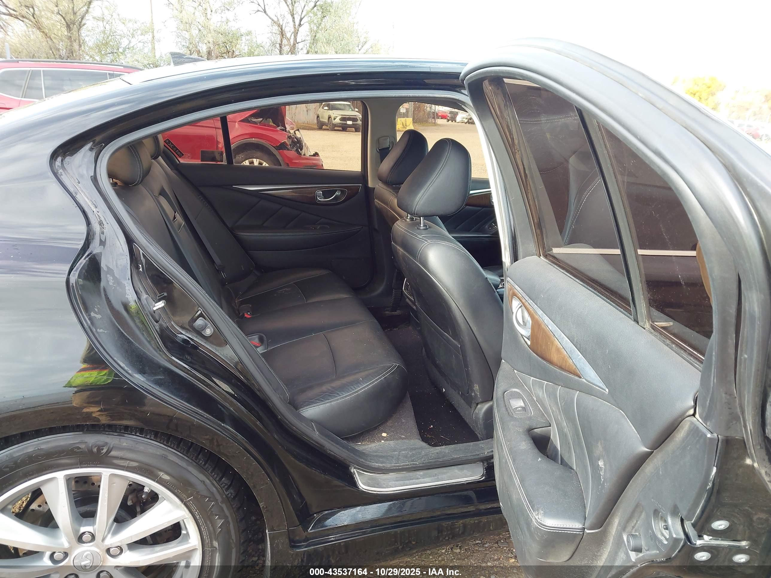 INFINITI Q50 image 8