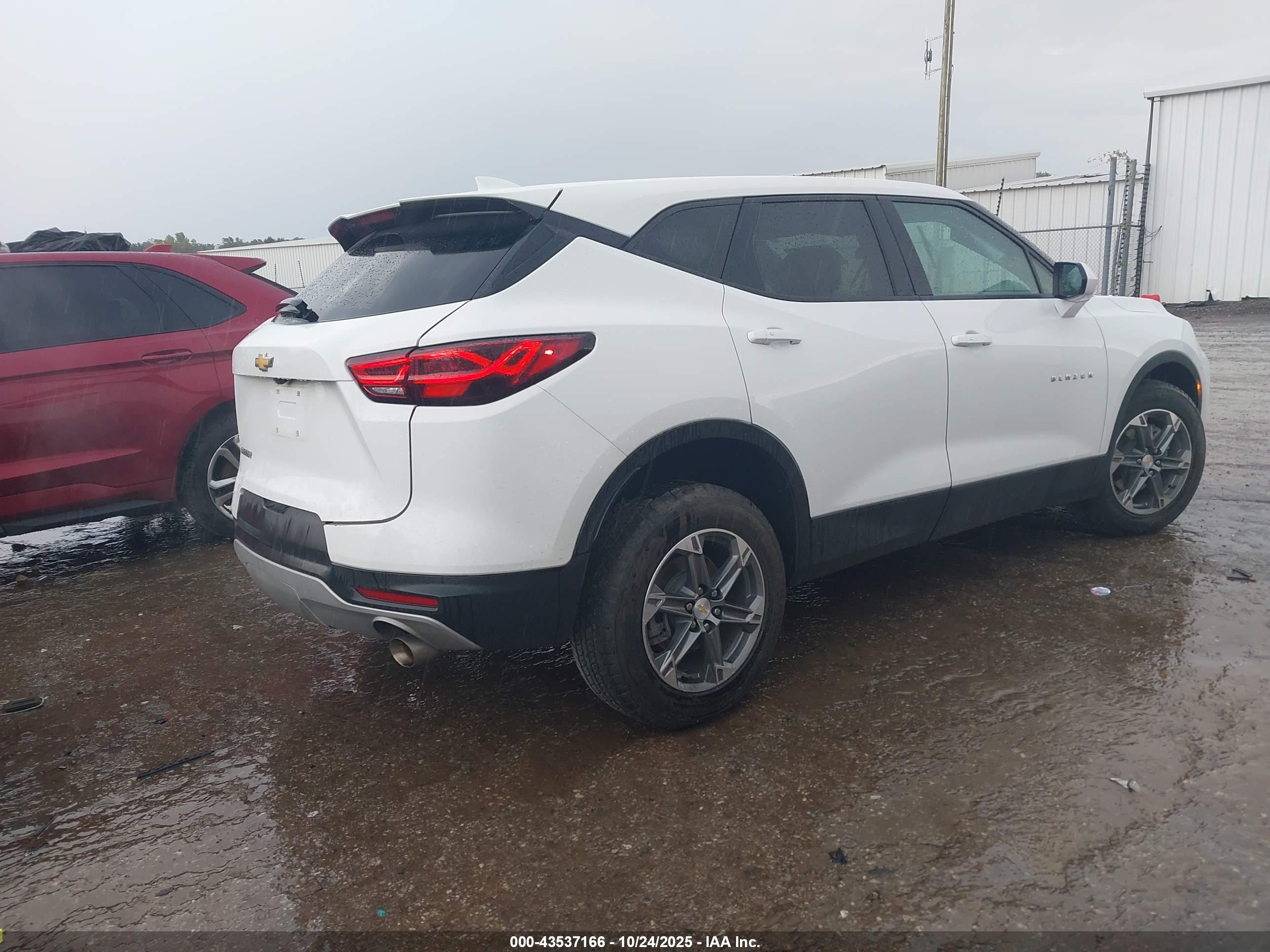CHEVROLET BLAZER image 4