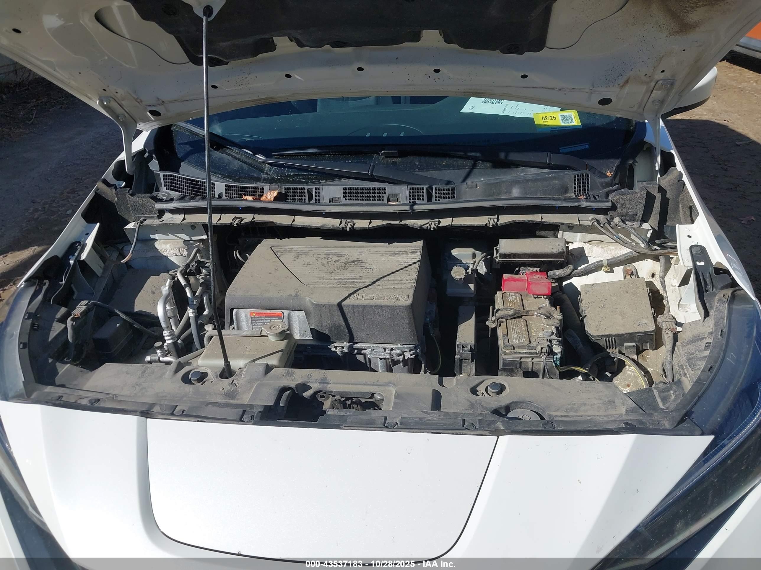 NISSAN LEAF image 10