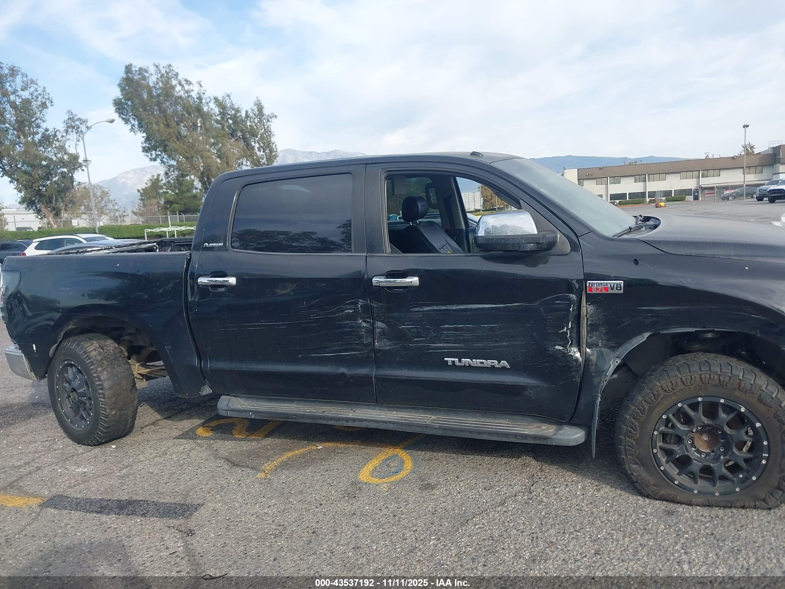 TOYOTA TUNDRA image 6
