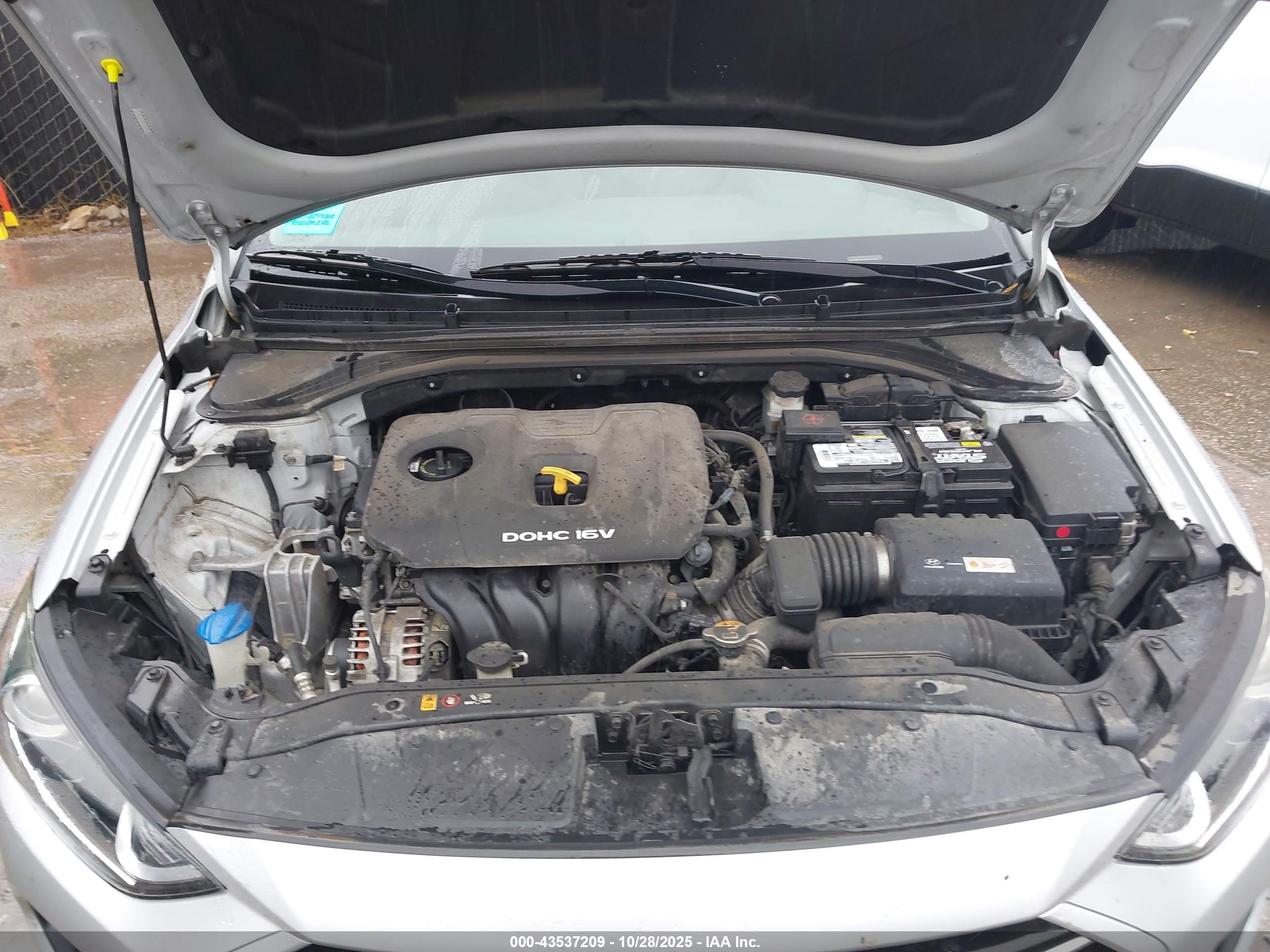 HYUNDAI ELANTRA image 10