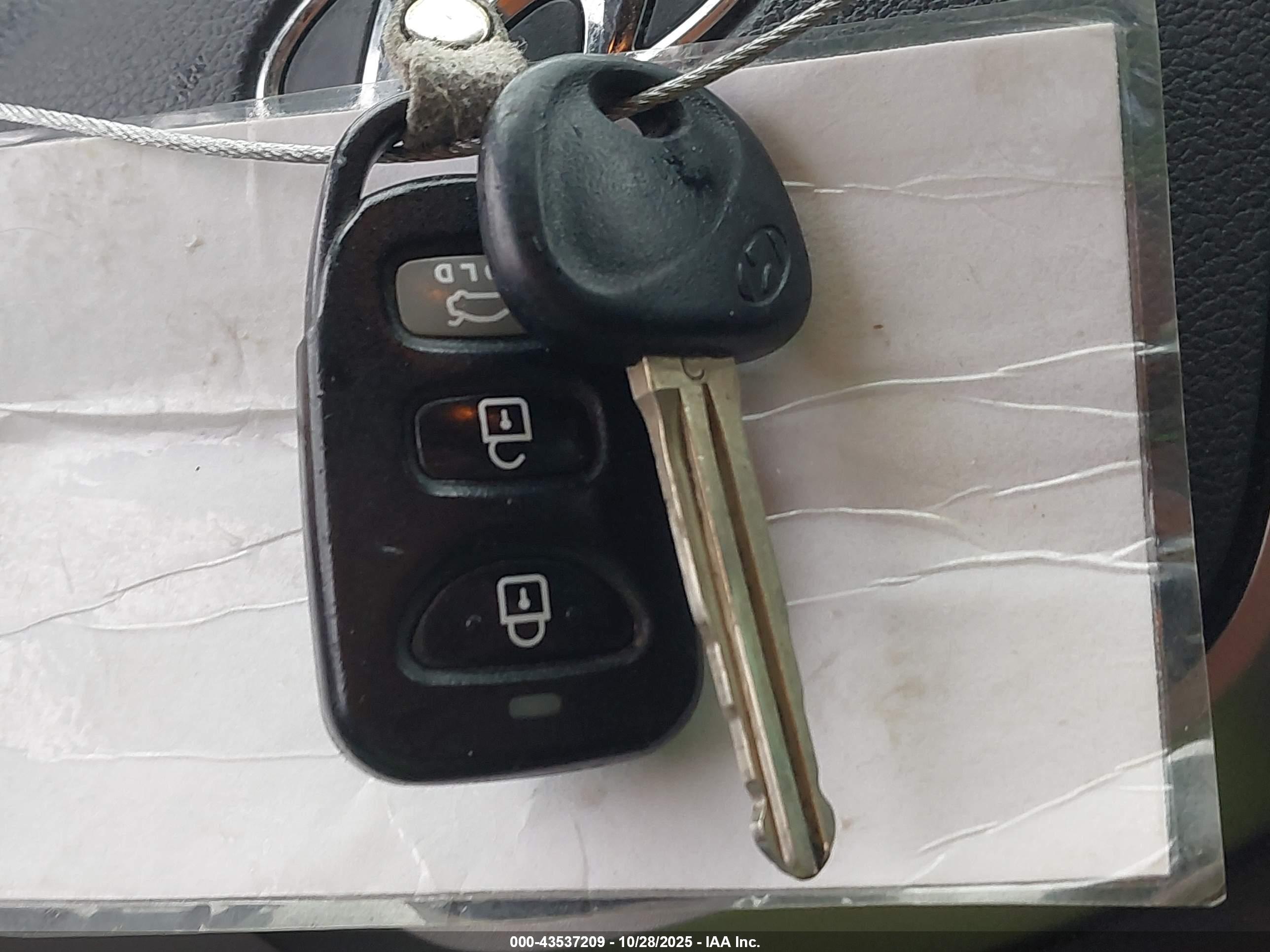 HYUNDAI ELANTRA image 11