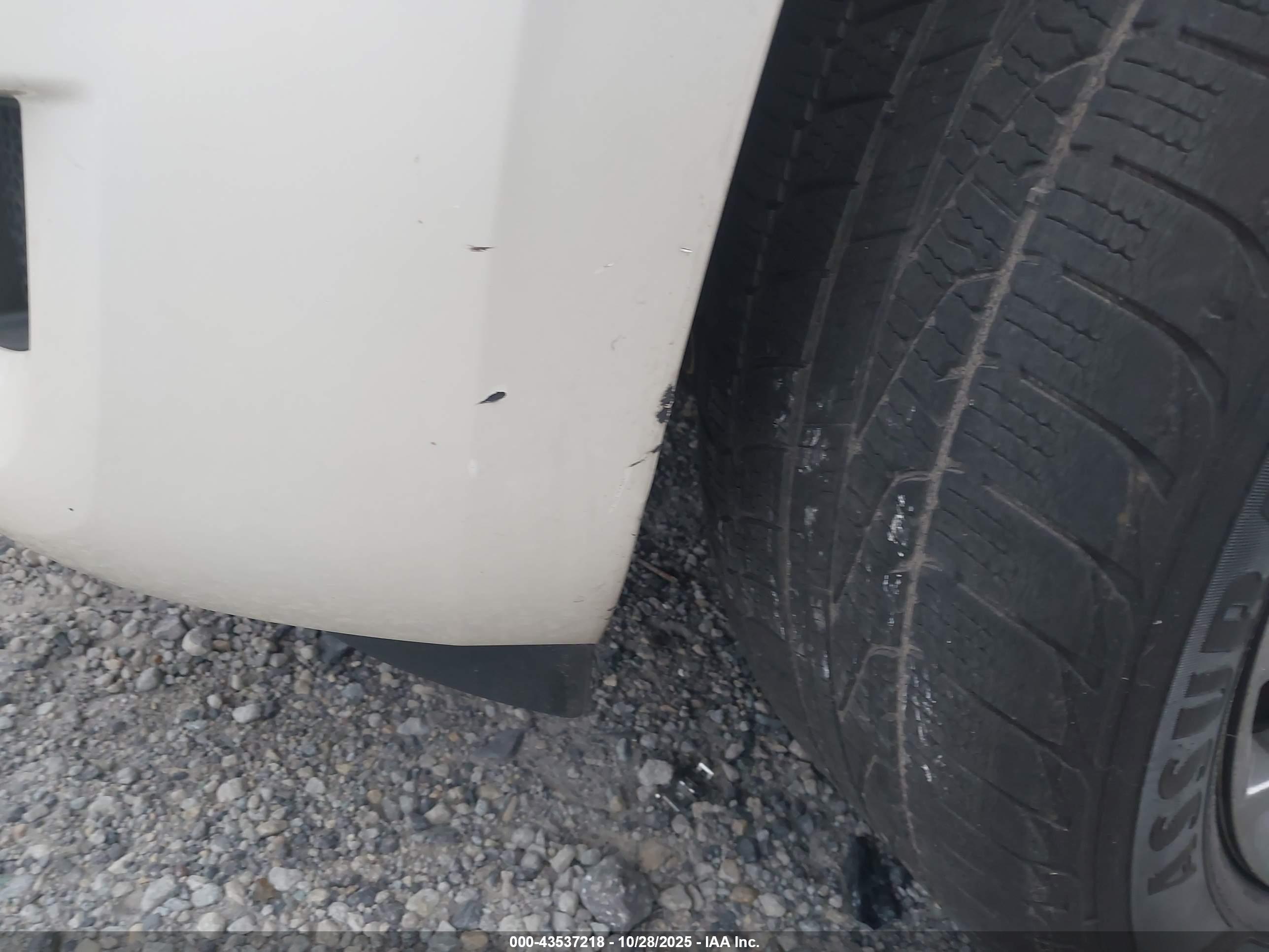 GMC ACADIA image 6