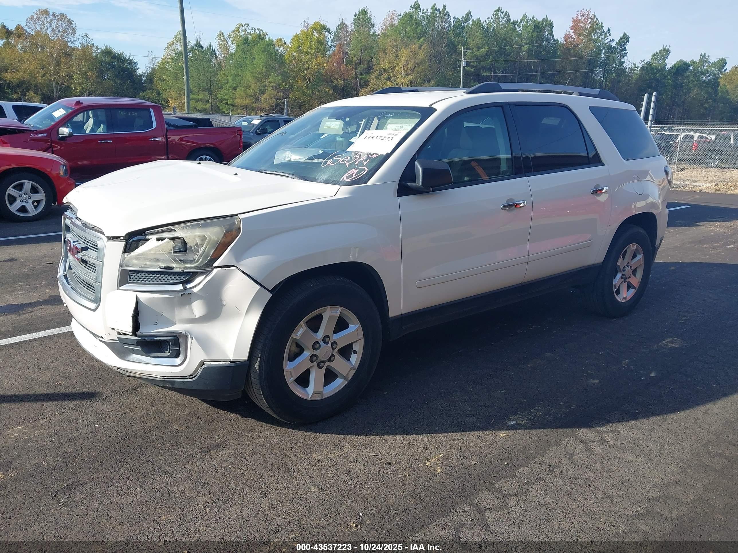 GMC ACADIA image 2
