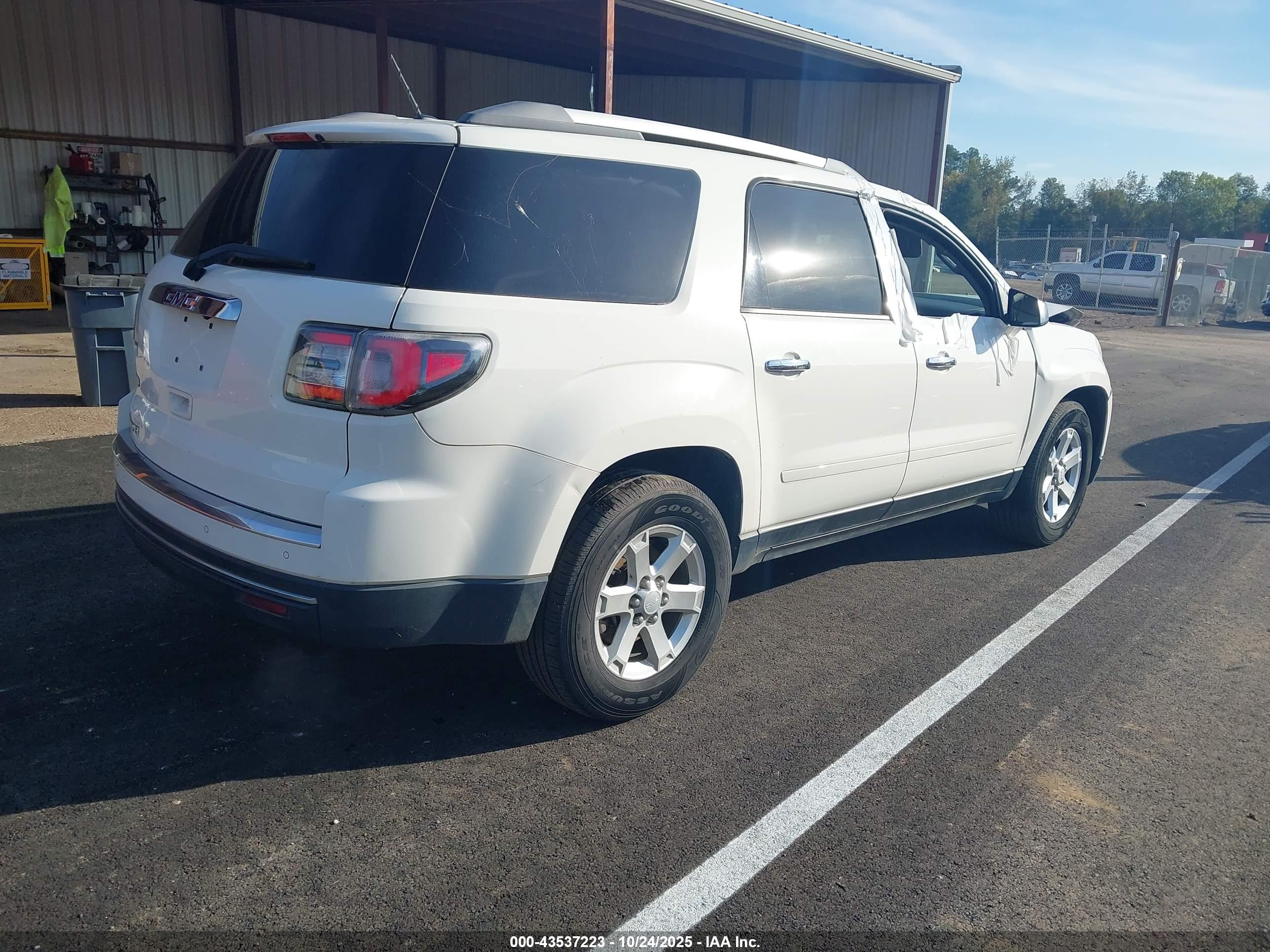 GMC ACADIA image 4