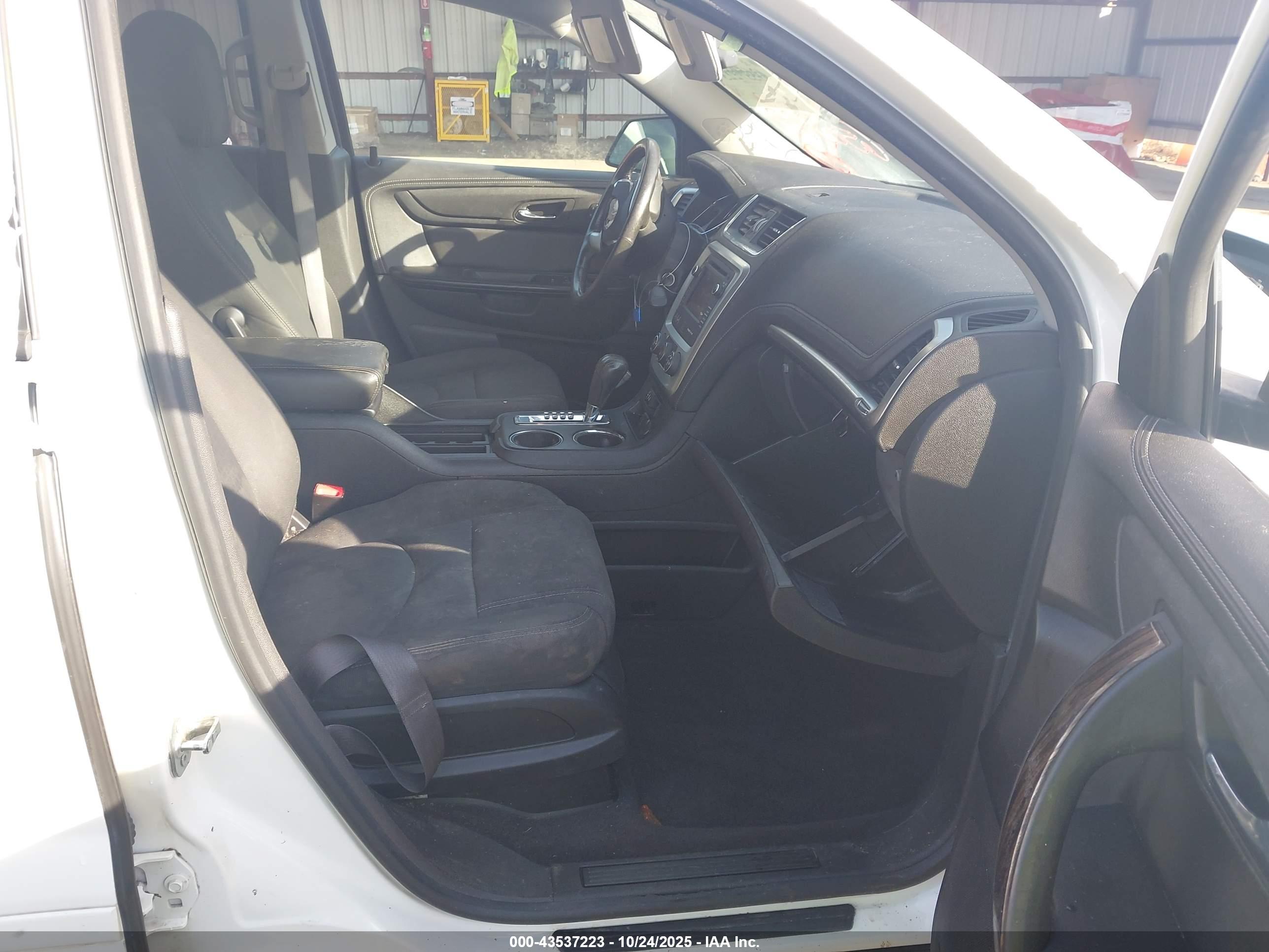 GMC ACADIA image 5